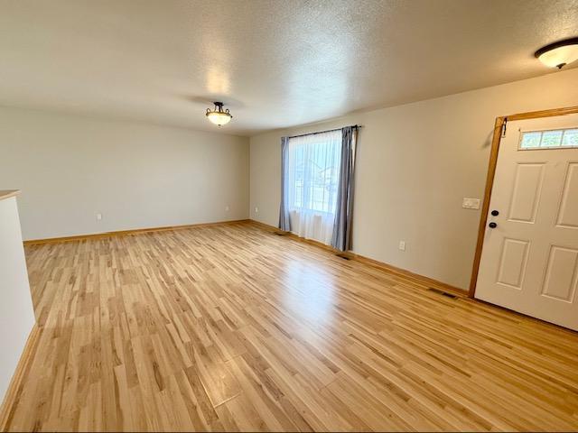 2017 single family home for sale at 822 9th Avenue SW in Perham, MN — 4 bed, 2 bath (photo 3 of 26)