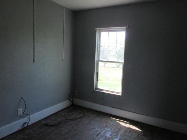 203 4th Street SW, Hillsboro ND 58045 - Photo 15 of 31
