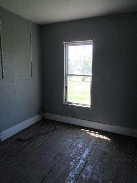 203 4th Street SW, Hillsboro ND 58045 - Photo 16 of 31