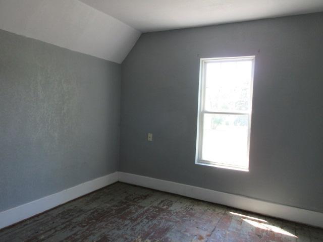 203 4th Street SW, Hillsboro ND 58045 - Photo 18 of 31