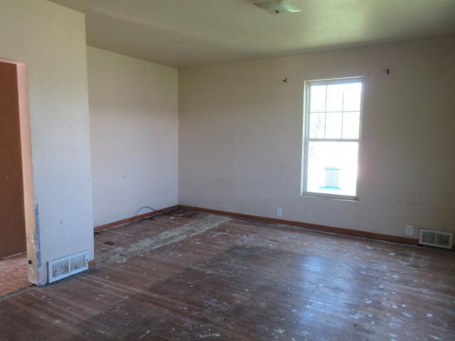 203 4th Street SW, Hillsboro ND 58045 - Photo 20 of 31