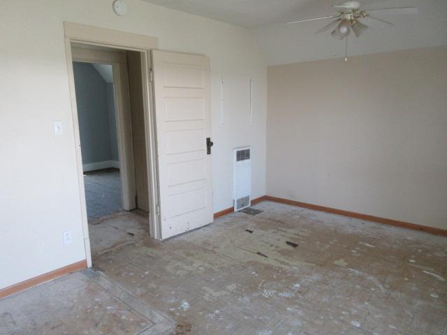 203 4th Street SW, Hillsboro ND 58045 - Photo 10 of 31