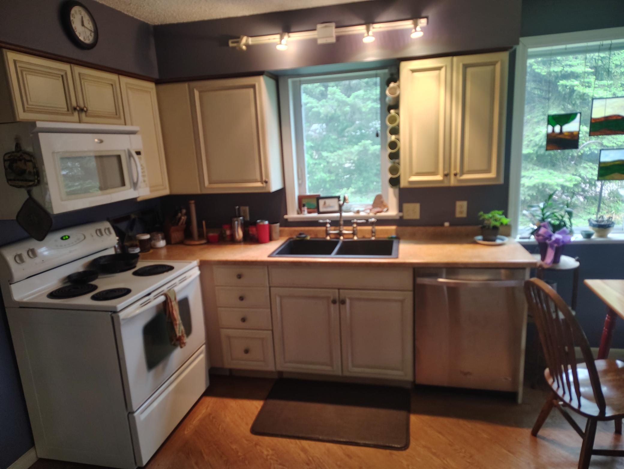 1983 home for sale at 1710 N Park Street in Fergus Falls, MN — 8 bed, 4 bath (photo 18 of 20)