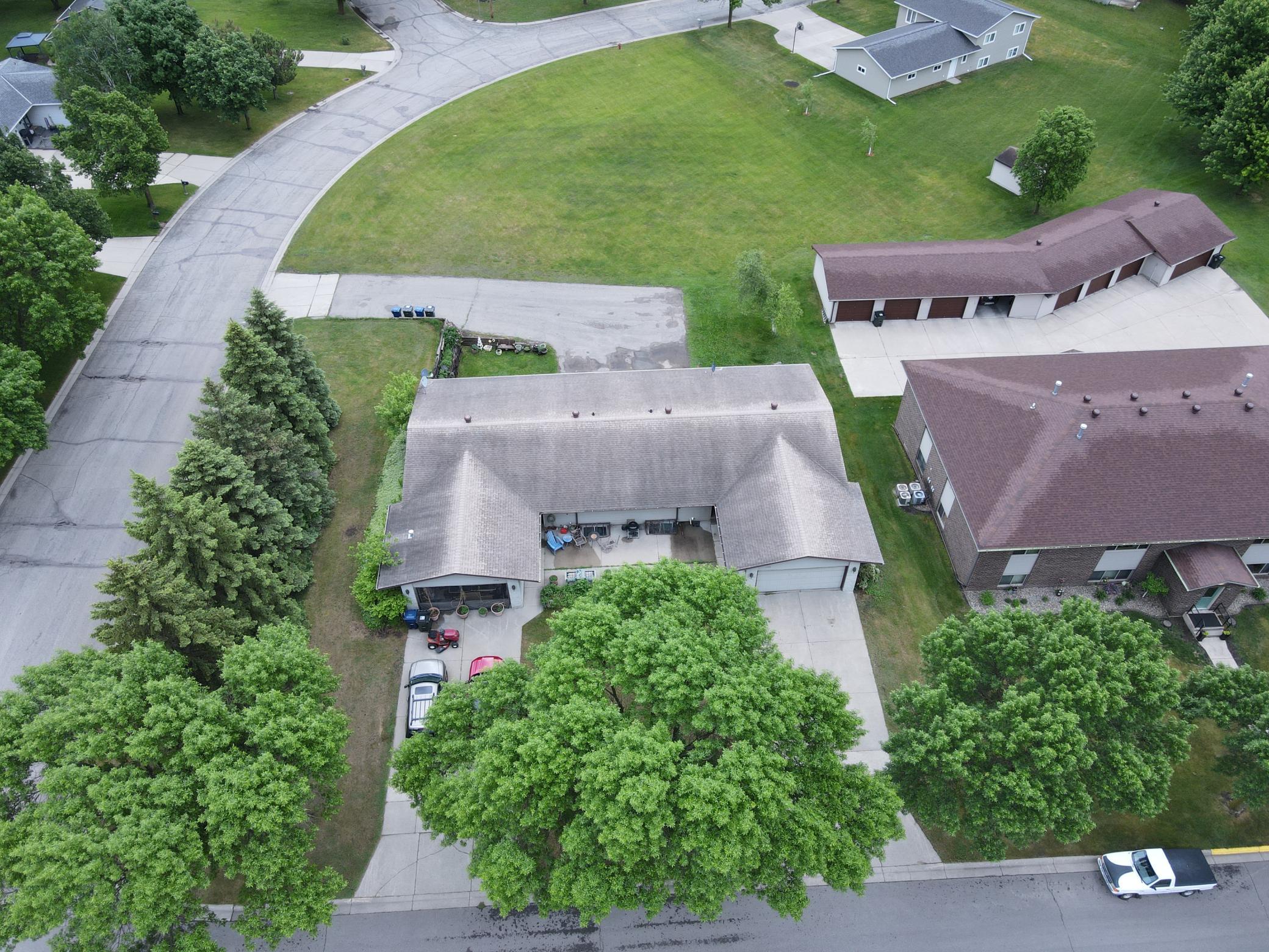 1983 home for sale at 1710 N Park Street in Fergus Falls, MN — 8 bed, 4 bath (photo 3 of 20)
