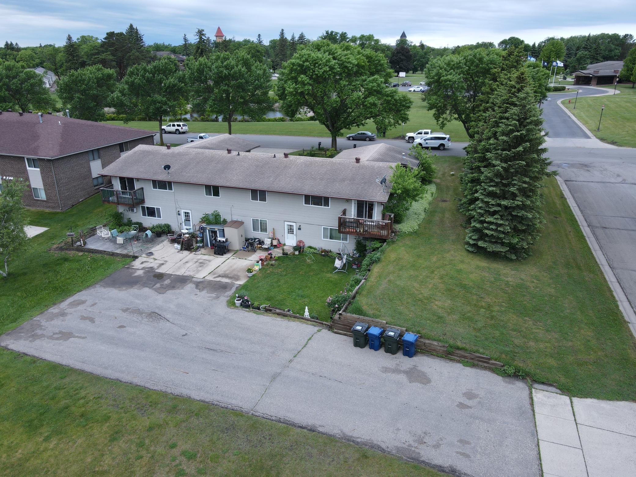 1983 home for sale at 1710 N Park Street in Fergus Falls, MN — 8 bed, 4 bath (photo 5 of 20)
