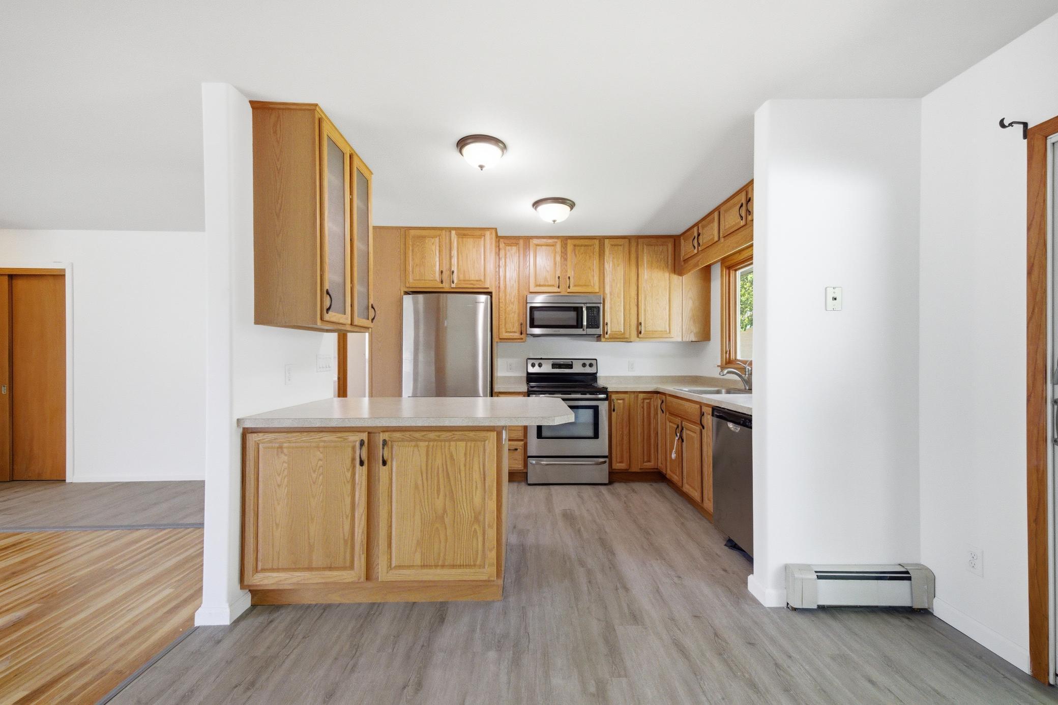 1960 single family home for sale at 2934 10th Street N in Fargo, ND — 4 bed, 2 bath (photo 14 of 53)