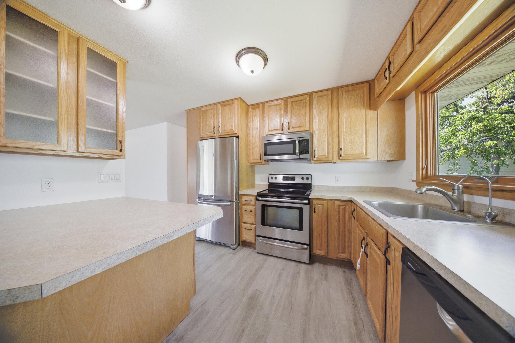 1960 single family home for sale at 2934 10th Street N in Fargo, ND — 4 bed, 2 bath (photo 15 of 53)