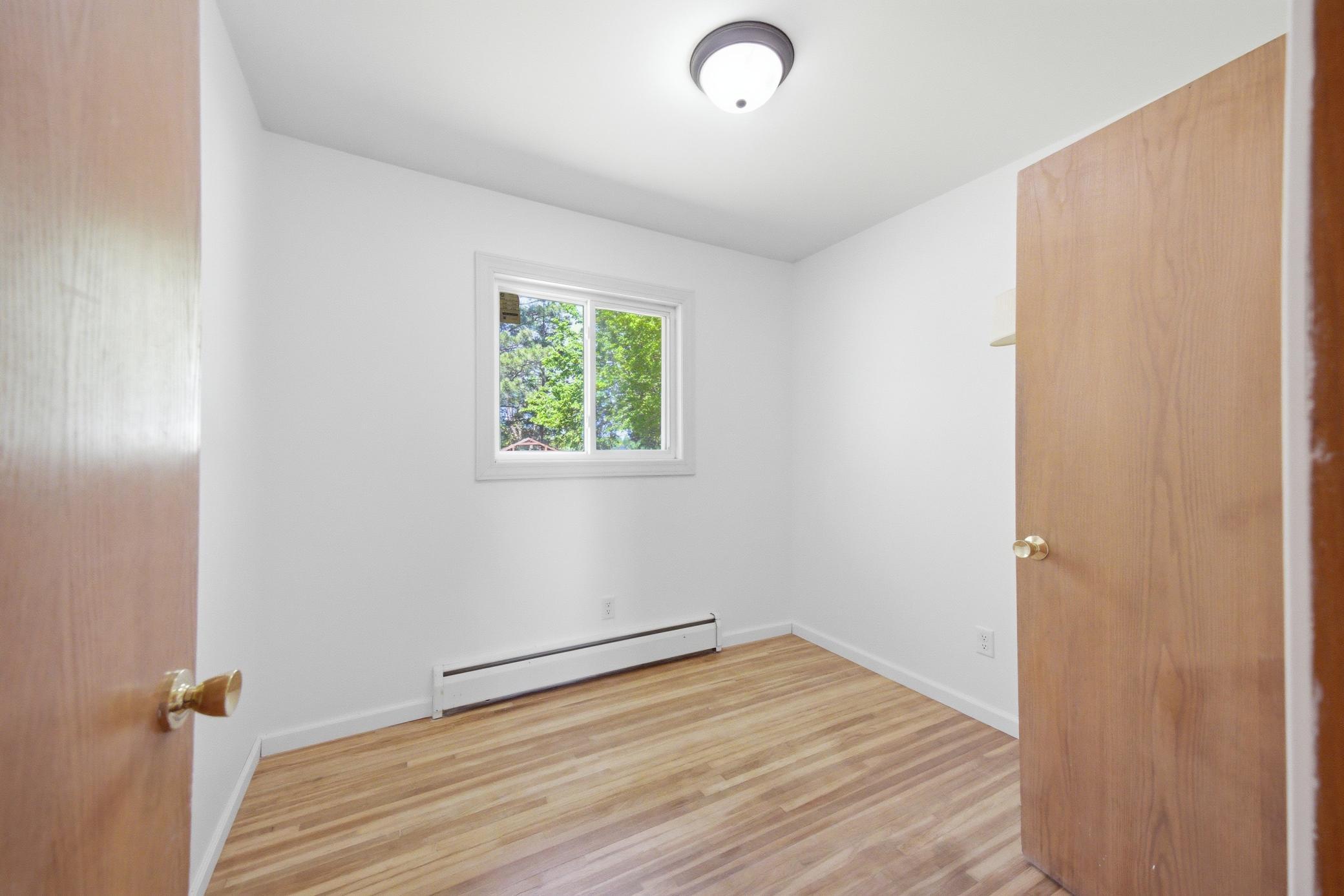 1960 single family home for sale at 2934 10th Street N in Fargo, ND — 4 bed, 2 bath (photo 17 of 53)