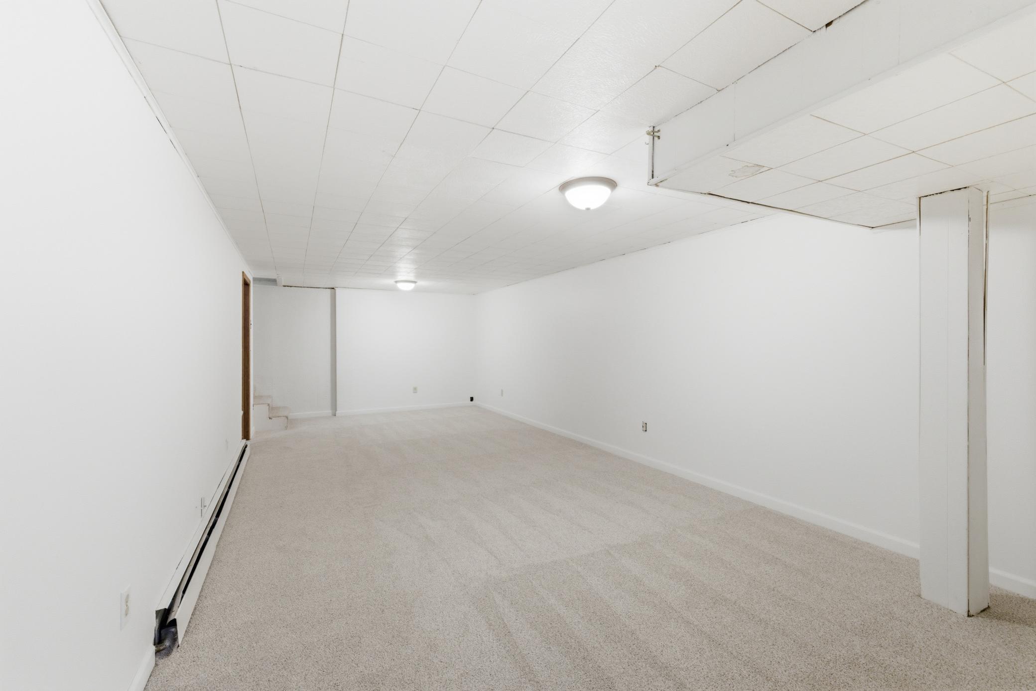 1960 single family home for sale at 2934 10th Street N in Fargo, ND — 4 bed, 2 bath (photo 37 of 53)