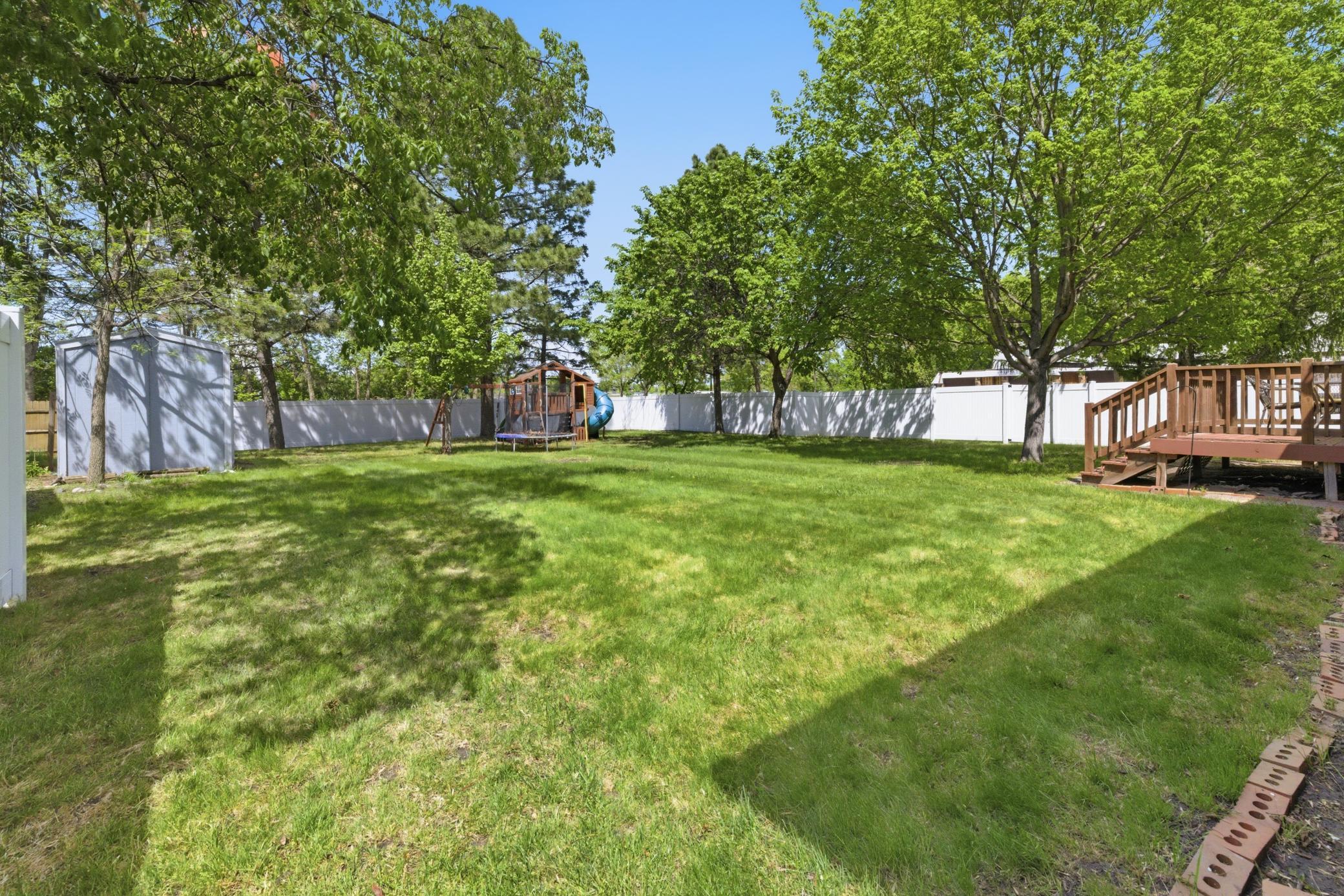 1960 single family home for sale at 2934 10th Street N in Fargo, ND — 4 bed, 2 bath (photo 7 of 53)