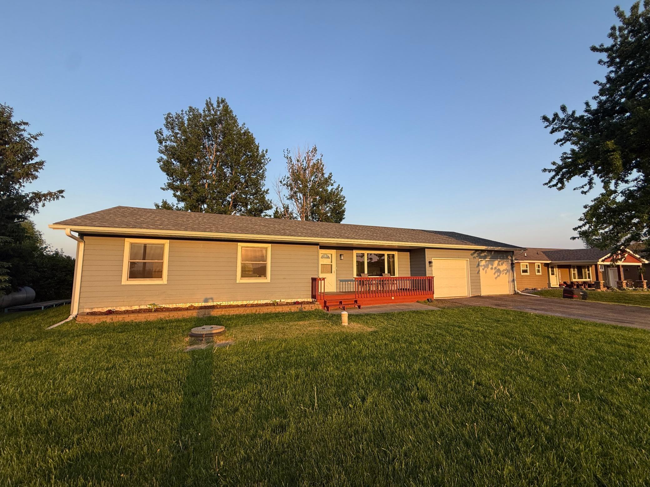 1998 single family home for sale at 21054 Eagle Drive in Osakis, MN — 3 bed, 2 bath (photo 2 of 37)
