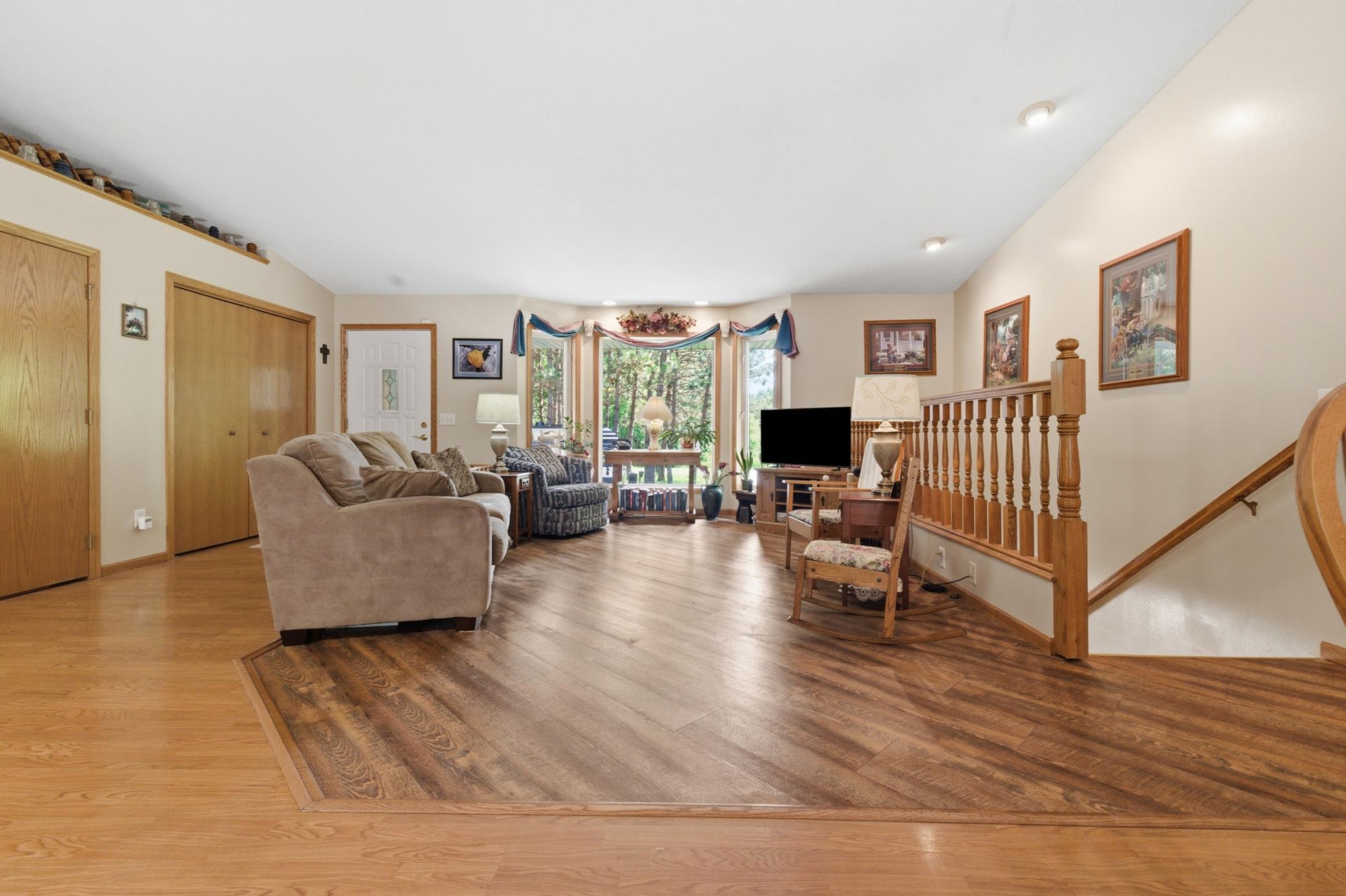 2000 single family home for sale at 1552 Harrison Drive SW in Brainerd, MN — 4 bed, 3 bath (photo 5 of 38)