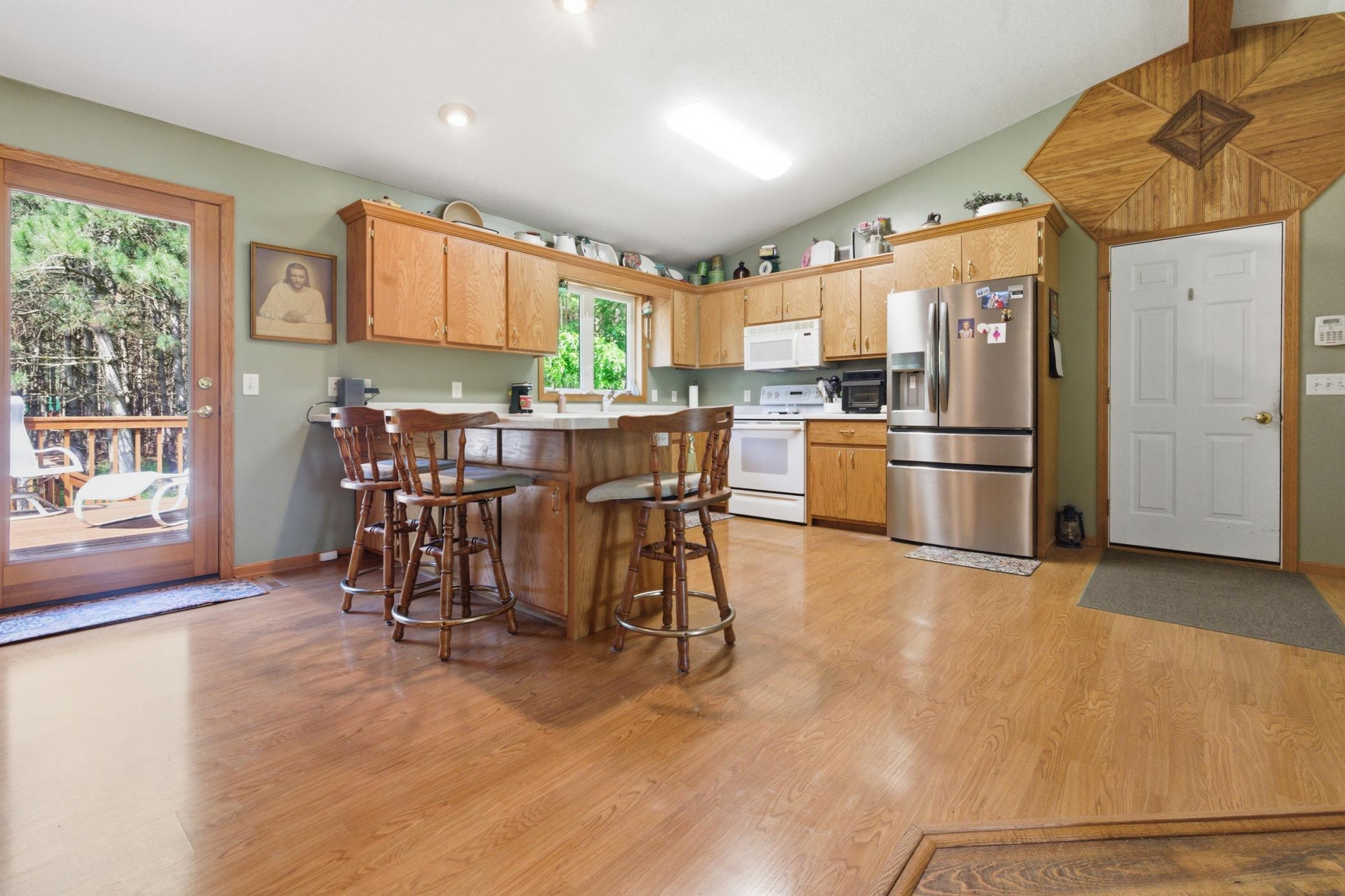 2000 single family home for sale at 1552 Harrison Drive SW in Brainerd, MN — 4 bed, 3 bath (photo 6 of 38)