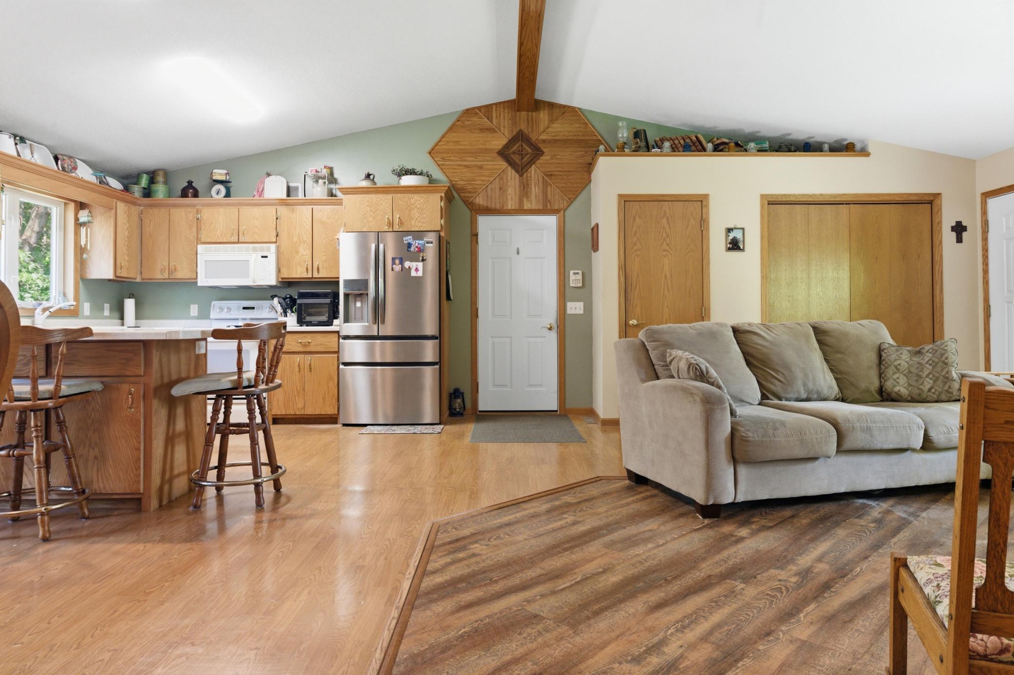 2000 single family home for sale at 1552 Harrison Drive SW in Brainerd, MN — 4 bed, 3 bath (photo 9 of 38)