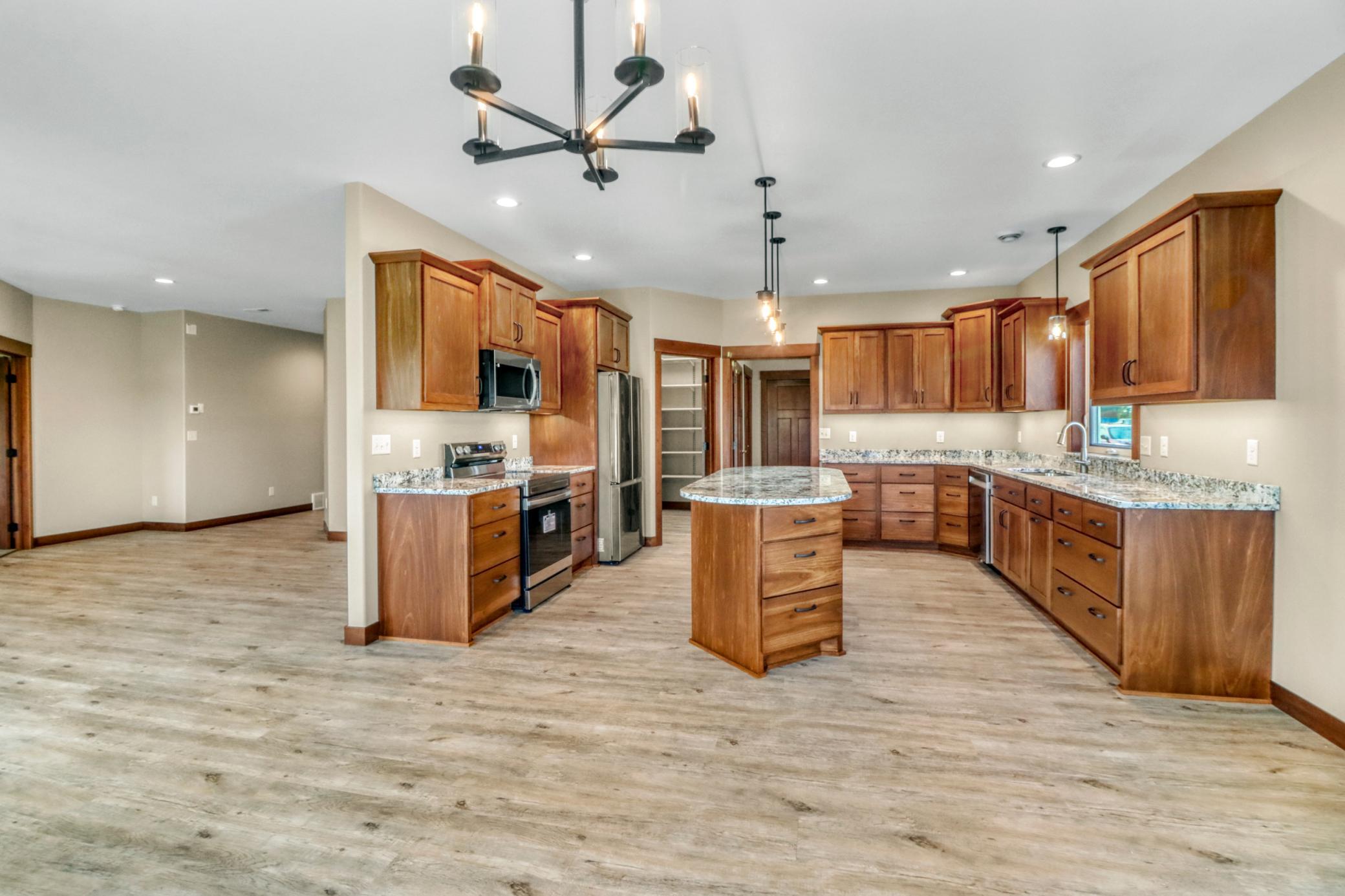 2023 twin home for sale at 830 Lake Forest Circle in Detroit Lakes, MN — 2 bed, 2 bath (photo 18 of 43)