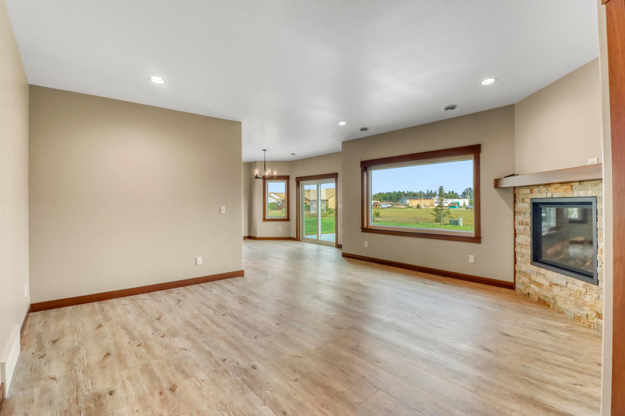 2023 twin home for sale at 830 Lake Forest Circle in Detroit Lakes, MN — 2 bed, 2 bath (photo 21 of 43)