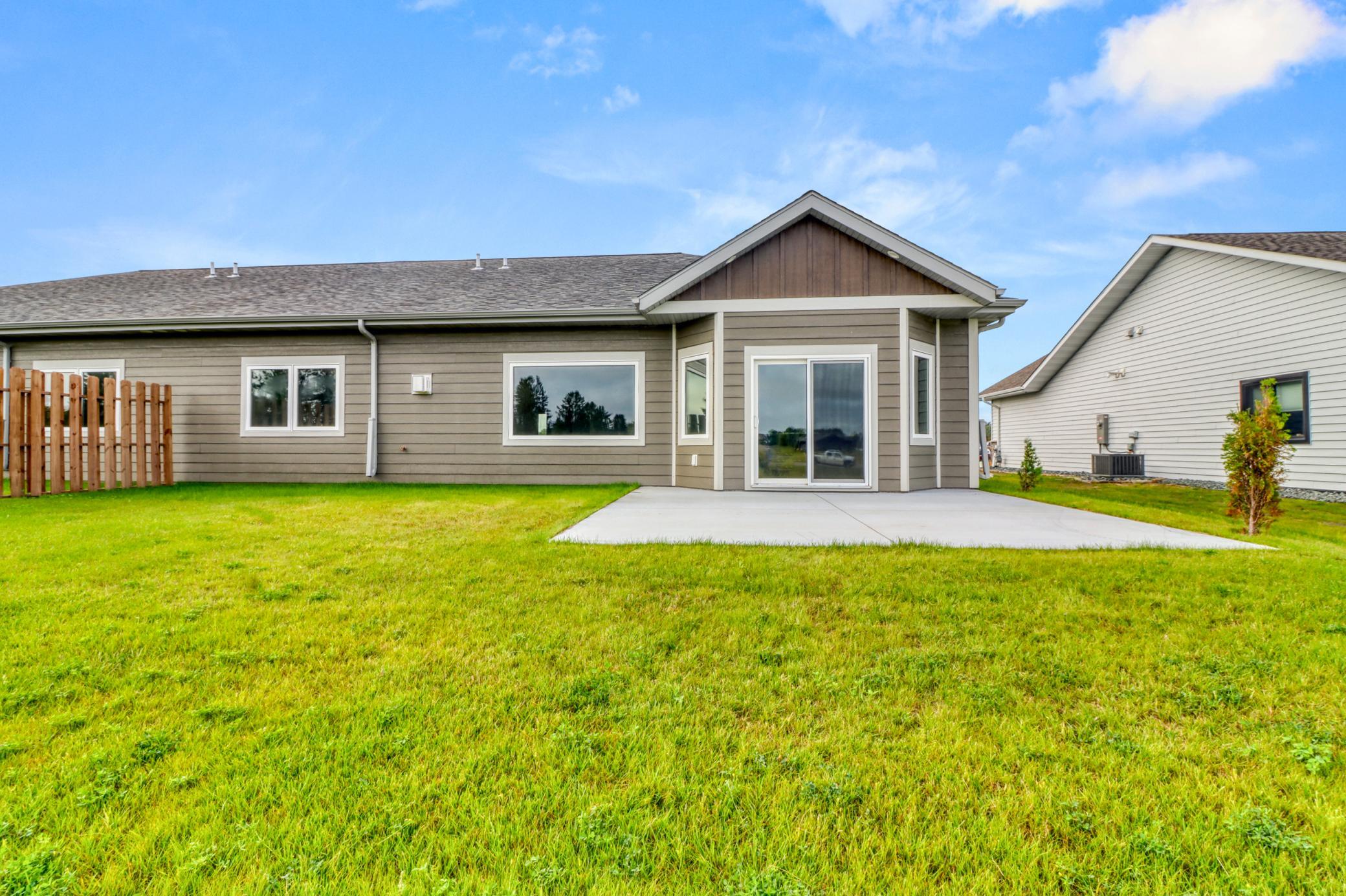 2023 twin home for sale at 830 Lake Forest Circle in Detroit Lakes, MN — 2 bed, 2 bath (photo 5 of 43)