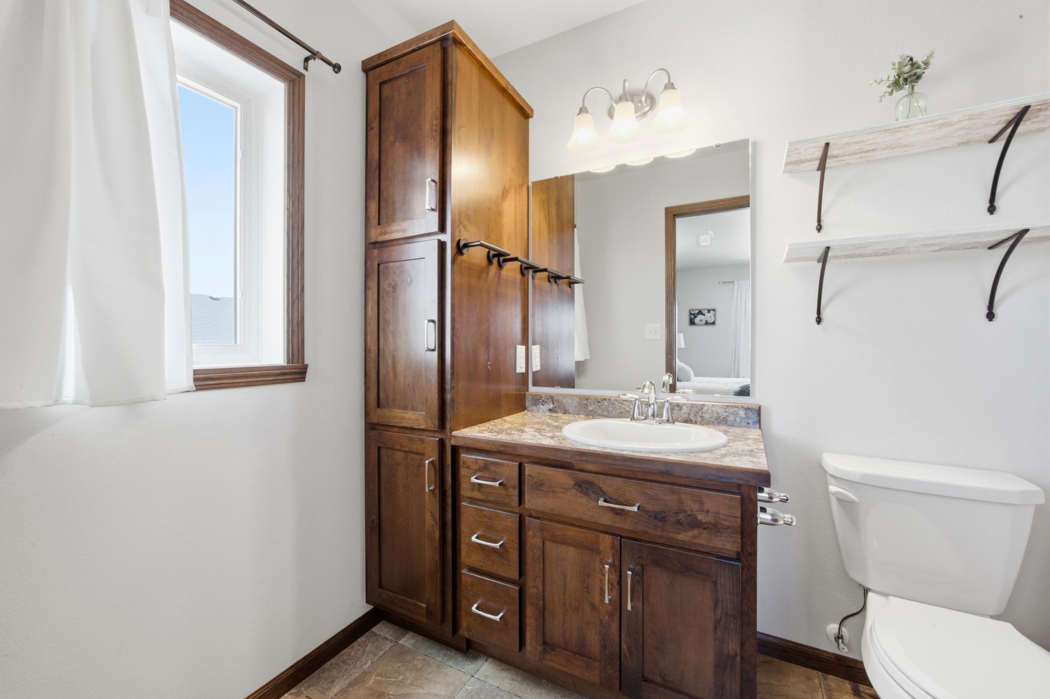 2016 single family home for sale at 4419 17th Street S in Moorhead, MN — 3 bed, 3 bath (photo 26 of 48)