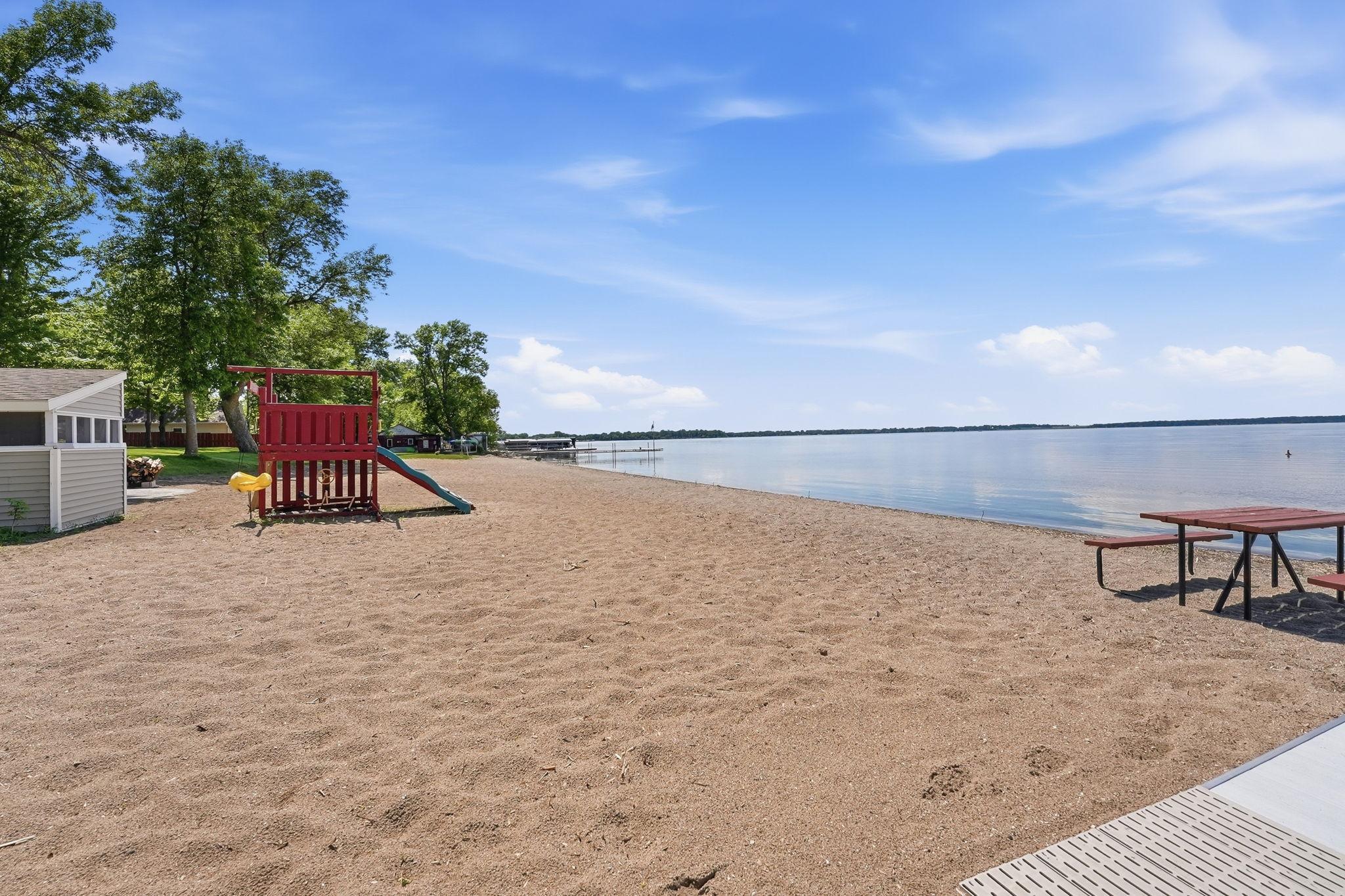 1999 single family home for sale at 2617 Lake Street E in Osakis, MN — 2 bed, 2 bath (photo 38 of 41)