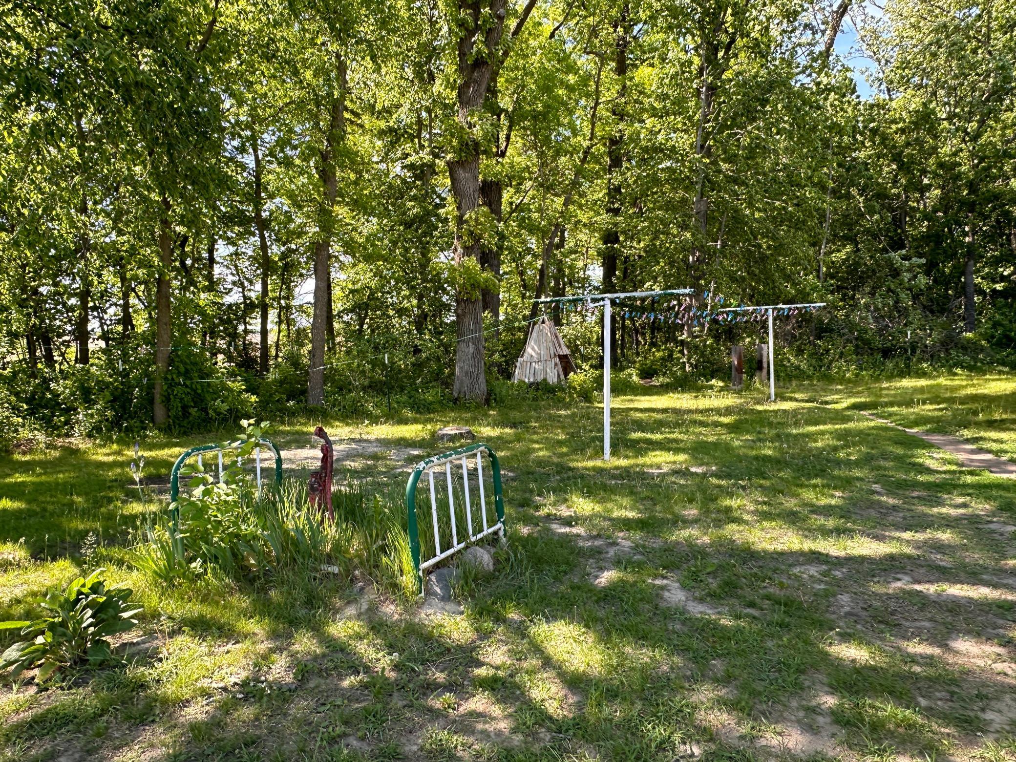 2001 single family home for sale at 27858 570th Avenue in Deer Creek, MN — 6 bed, 1 bath (photo 30 of 35)