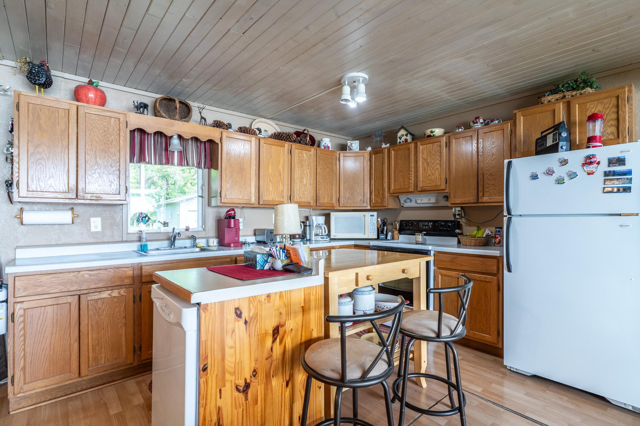 1960 single family home for sale at 15841 Sandy Beach Road SE in Mentor, MN — 2 bed, 2 bath (photo 4 of 41)