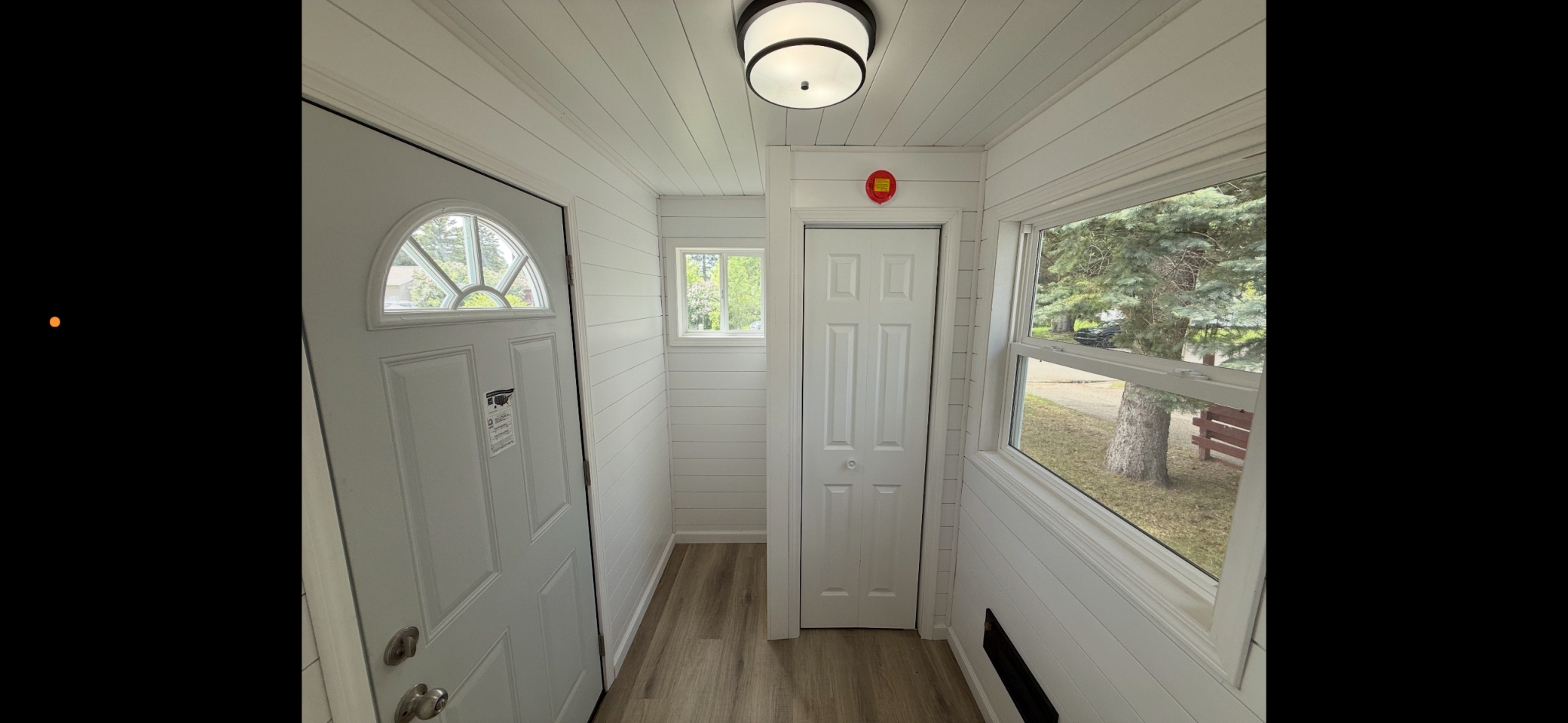 1940 single family home for sale at 922 Tindolph Avenue S in Thief River Falls, MN — 2 bed, 1 bath (photo 3 of 17)