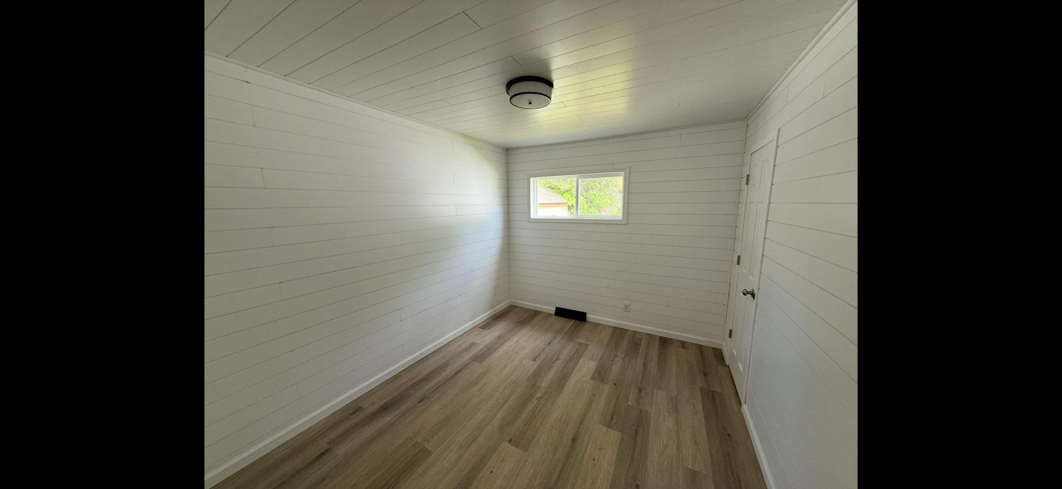 1940 single family home for sale at 922 Tindolph Avenue S in Thief River Falls, MN — 2 bed, 1 bath (photo 7 of 17)
