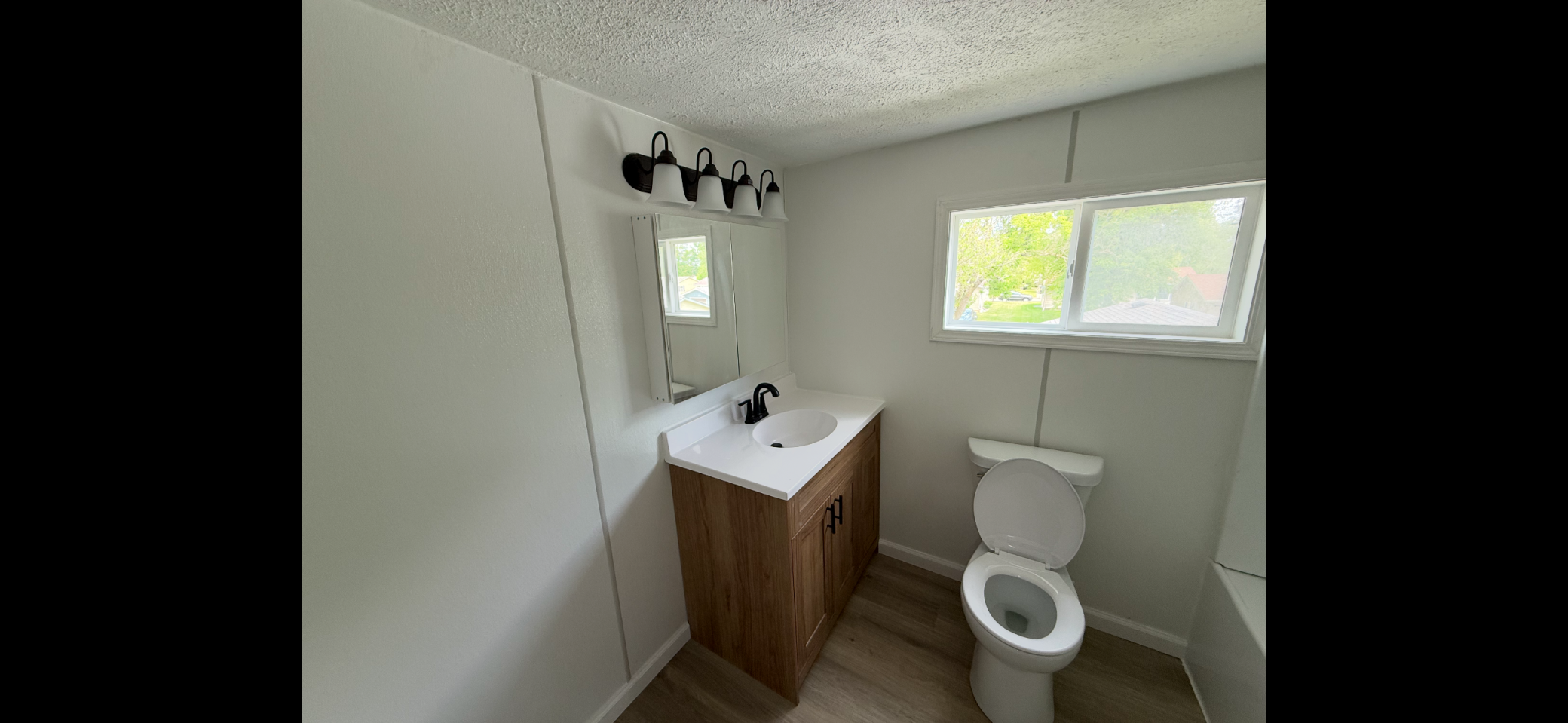 1940 single family home for sale at 922 Tindolph Avenue S in Thief River Falls, MN — 2 bed, 1 bath (photo 9 of 17)