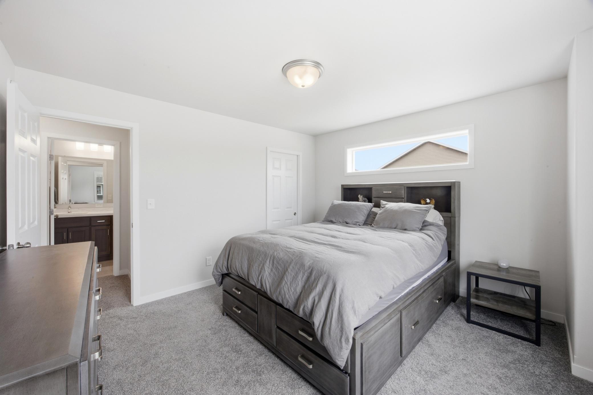 2023 single family home for sale at 6031 8th Street W in West Fargo, ND — 3 bed, 2 bath (photo 16 of 32)