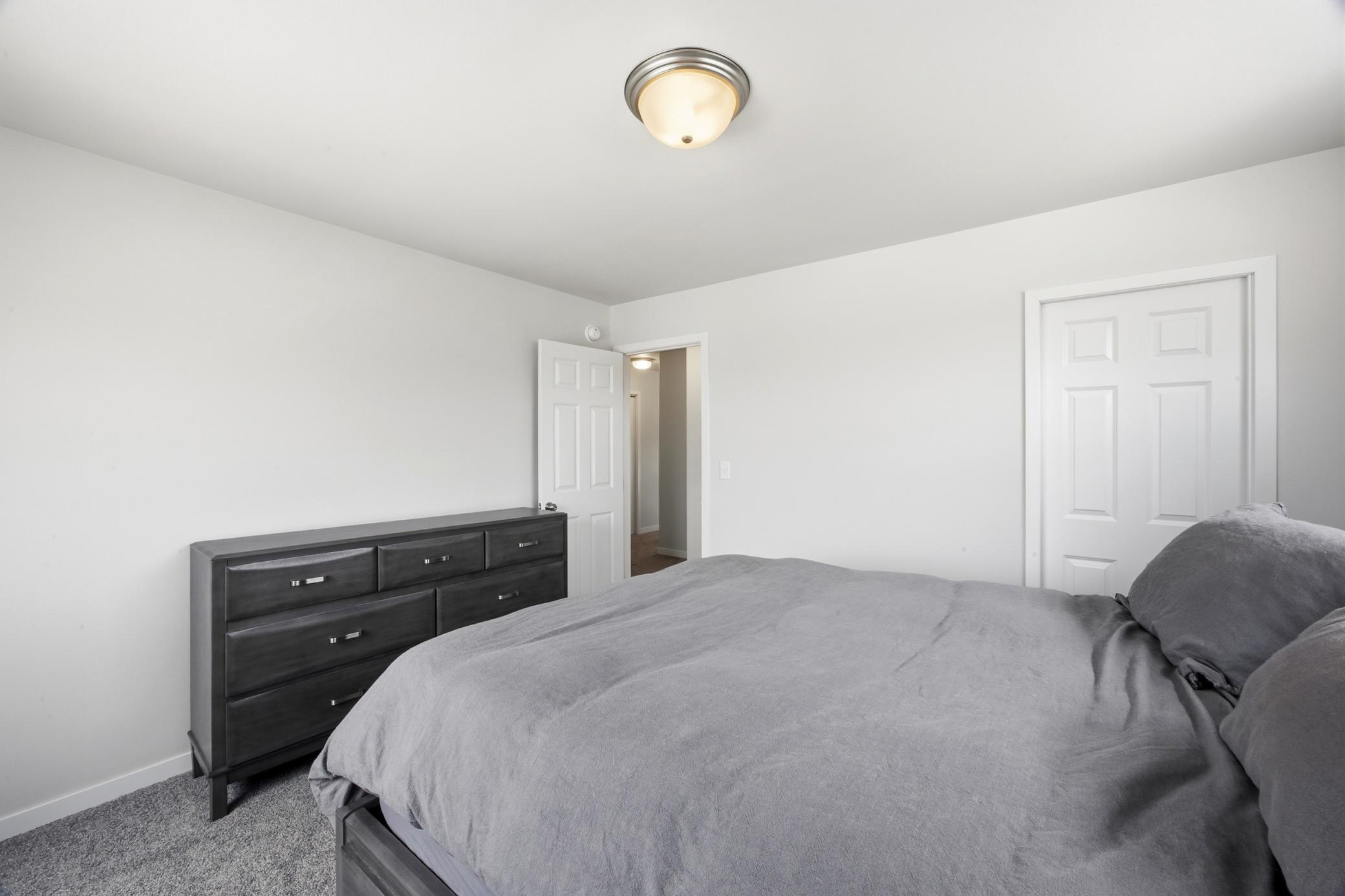2023 single family home for sale at 6031 8th Street W in West Fargo, ND — 3 bed, 2 bath (photo 17 of 32)