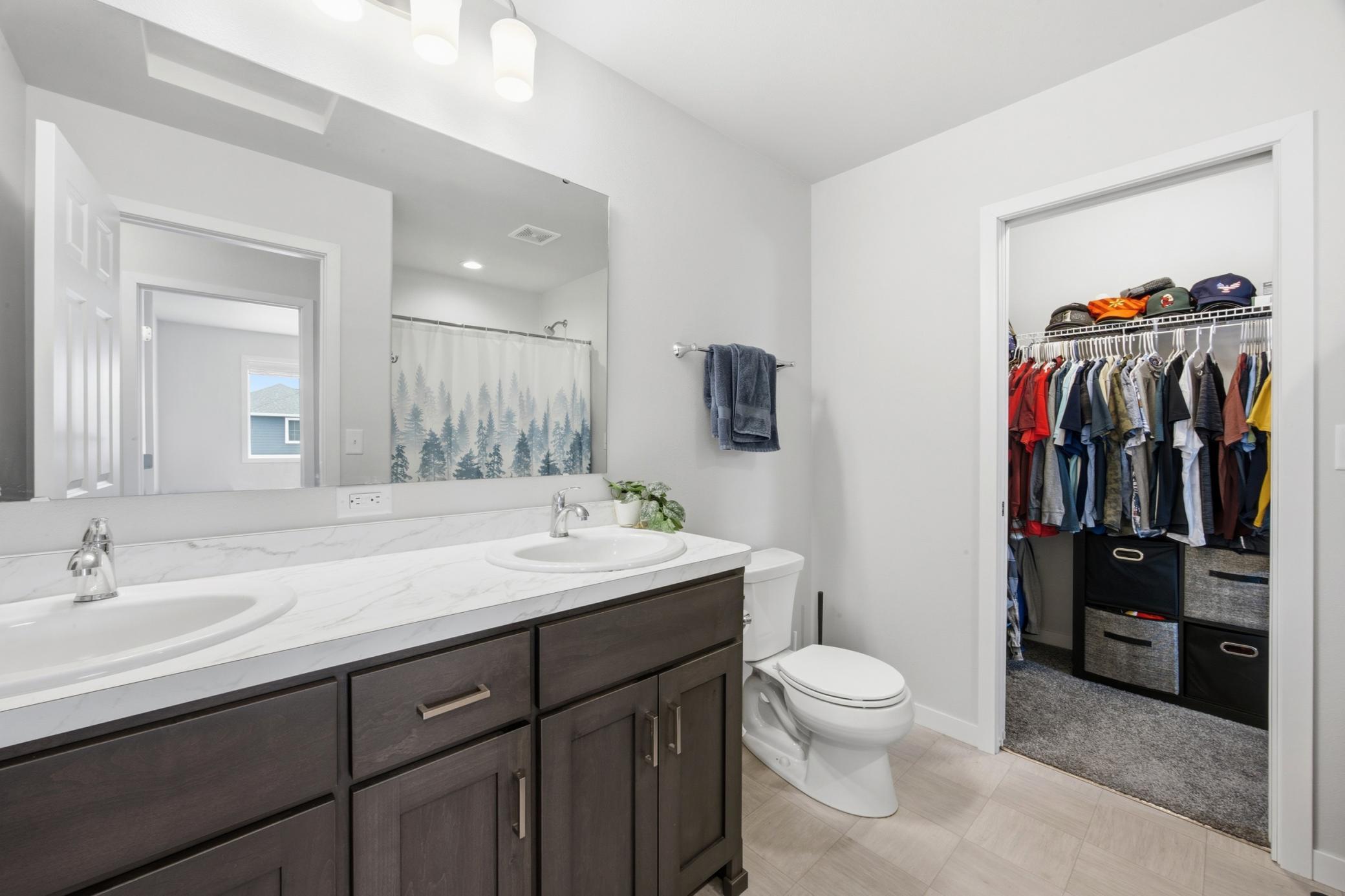 2023 single family home for sale at 6031 8th Street W in West Fargo, ND — 3 bed, 2 bath (photo 19 of 32)