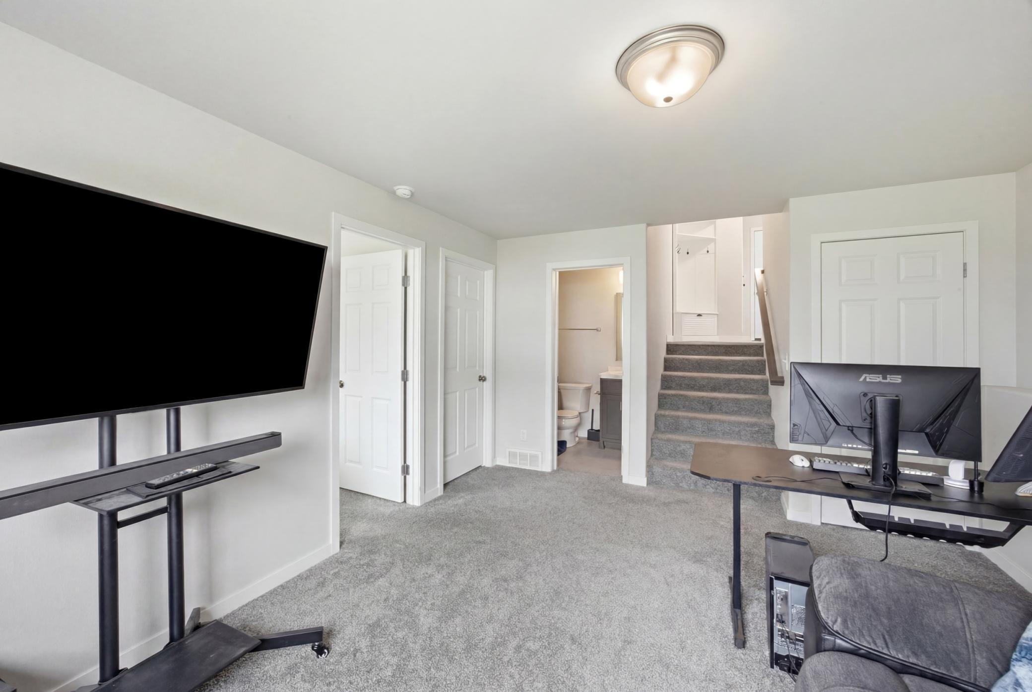 2023 single family home for sale at 6031 8th Street W in West Fargo, ND — 3 bed, 2 bath (photo 22 of 32)