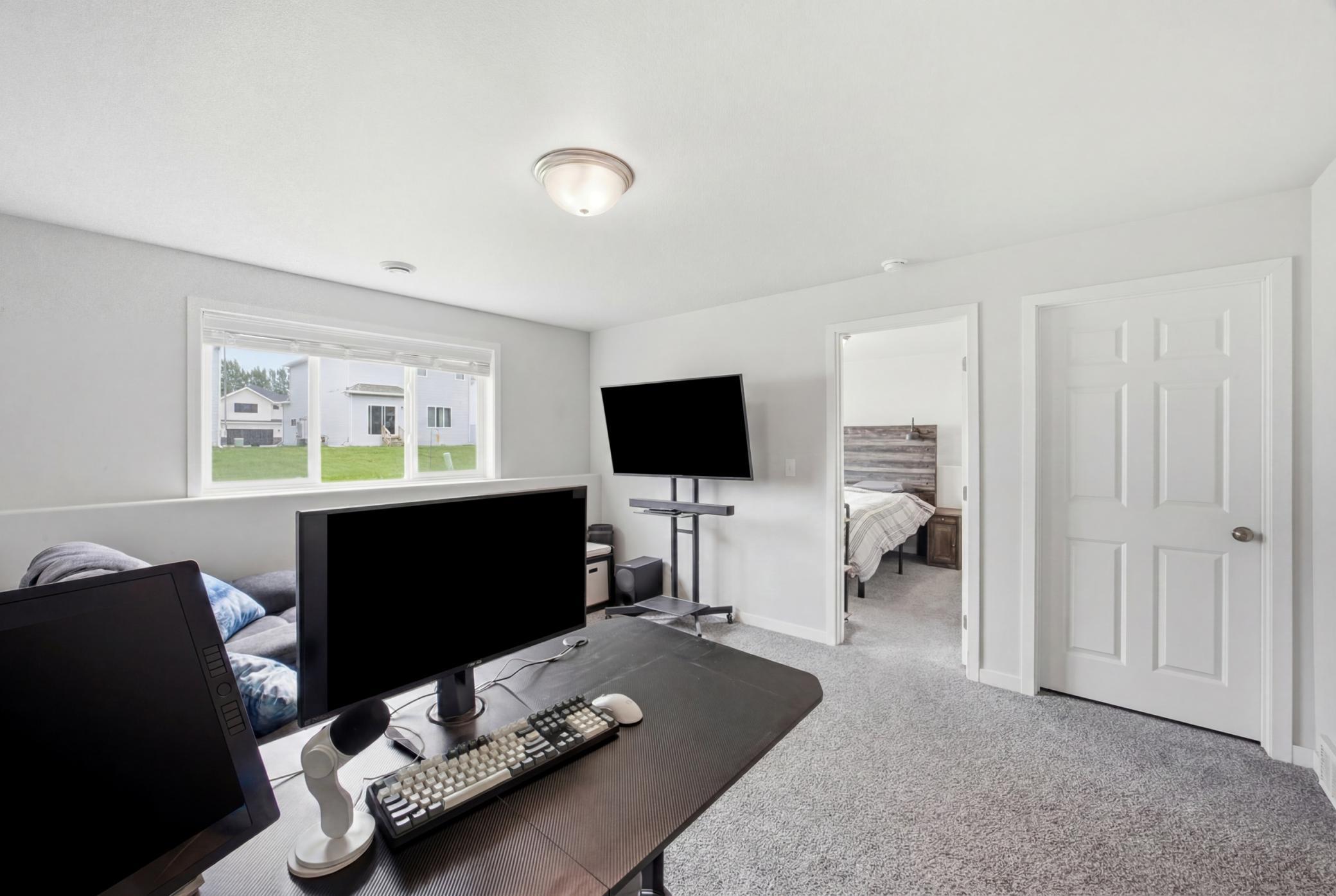 2023 single family home for sale at 6031 8th Street W in West Fargo, ND — 3 bed, 2 bath (photo 23 of 32)
