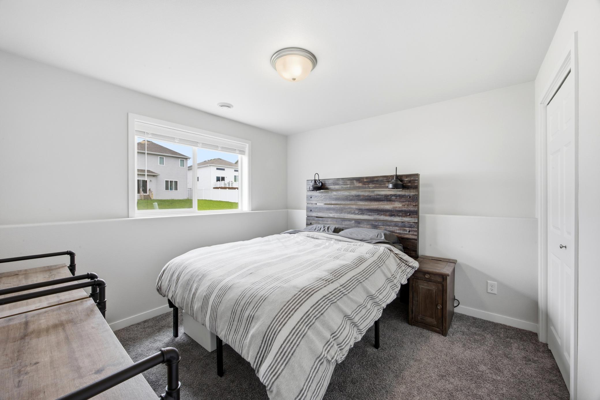2023 single family home for sale at 6031 8th Street W in West Fargo, ND — 3 bed, 2 bath (photo 25 of 32)