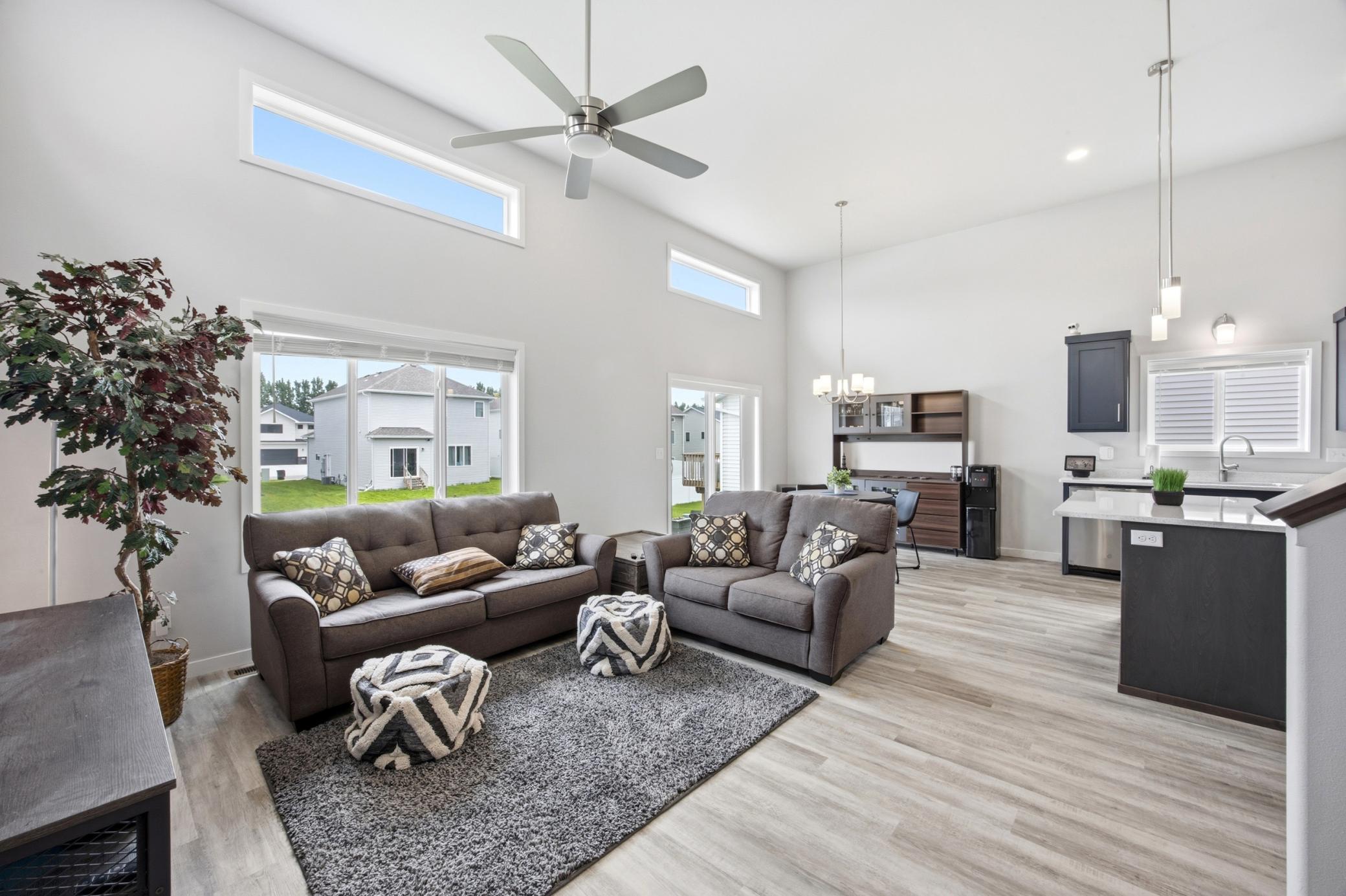 2023 single family home for sale at 6031 8th Street W in West Fargo, ND — 3 bed, 2 bath (photo 5 of 32)