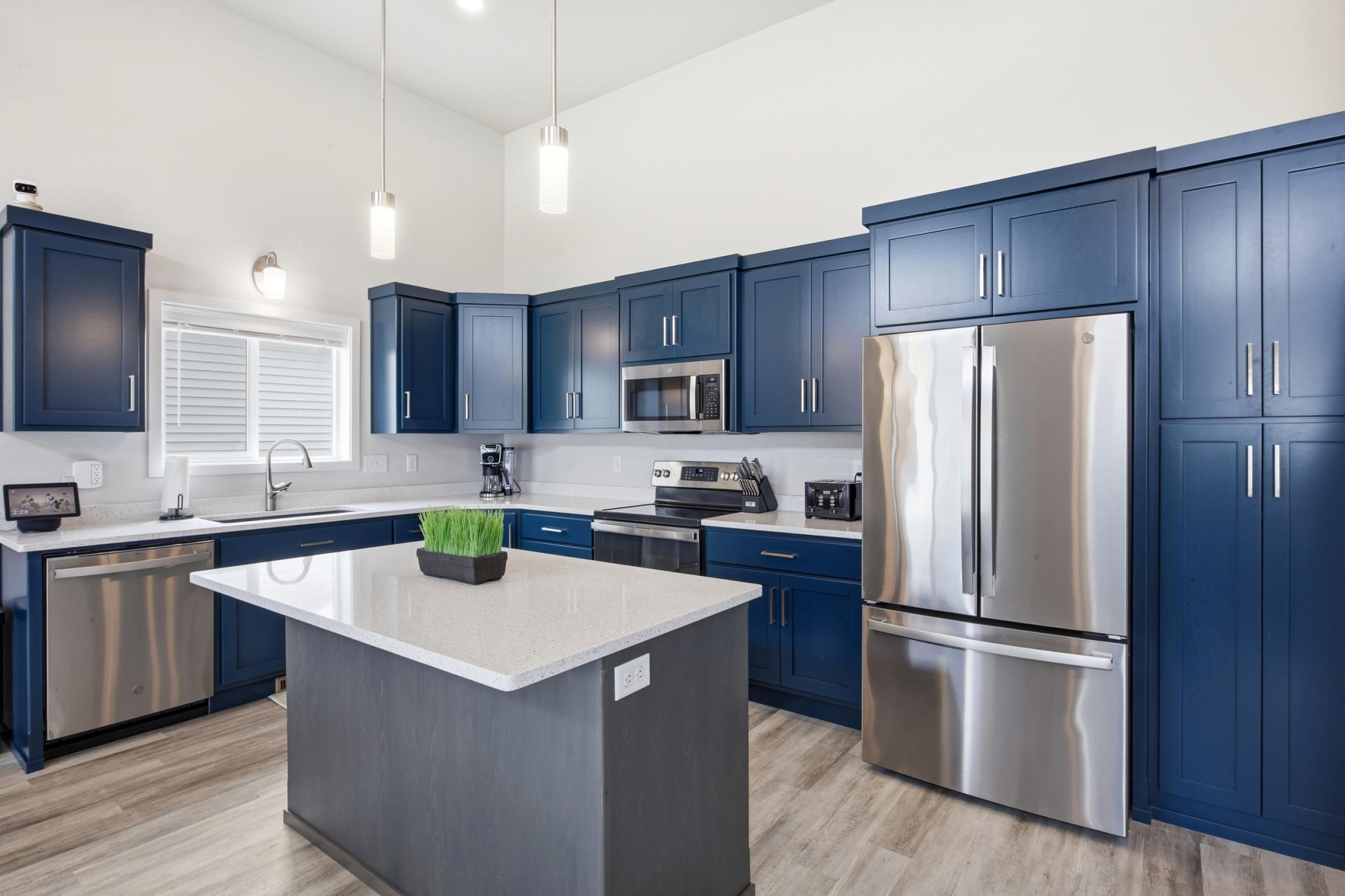 2023 single family home for sale at 6031 8th Street W in West Fargo, ND — 3 bed, 2 bath (photo 8 of 32)