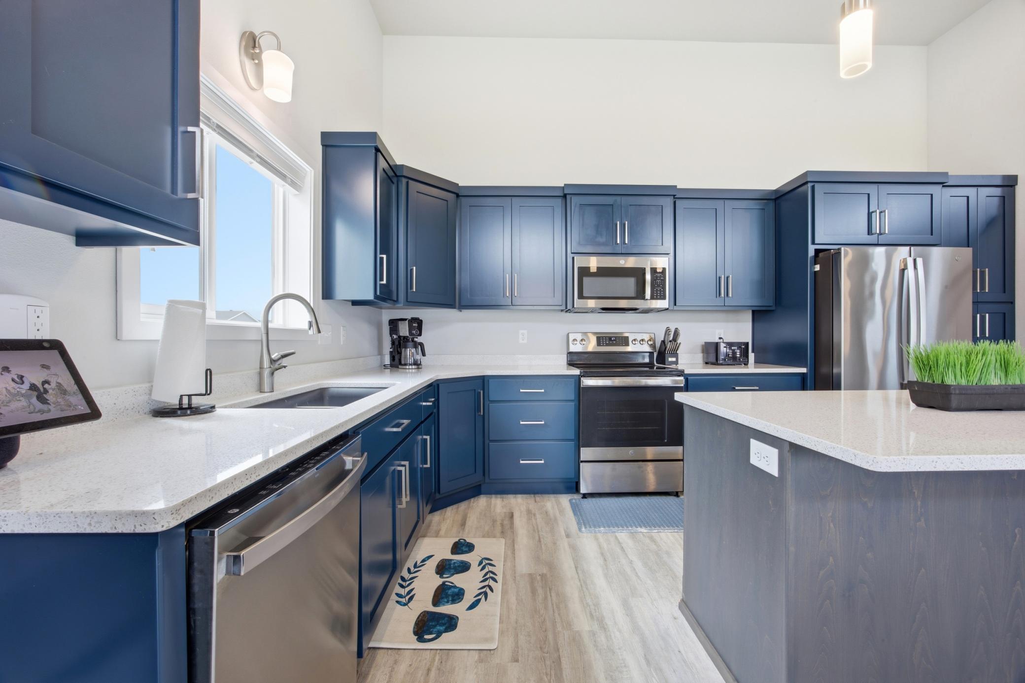2023 single family home for sale at 6031 8th Street W in West Fargo, ND — 3 bed, 2 bath (photo 9 of 32)