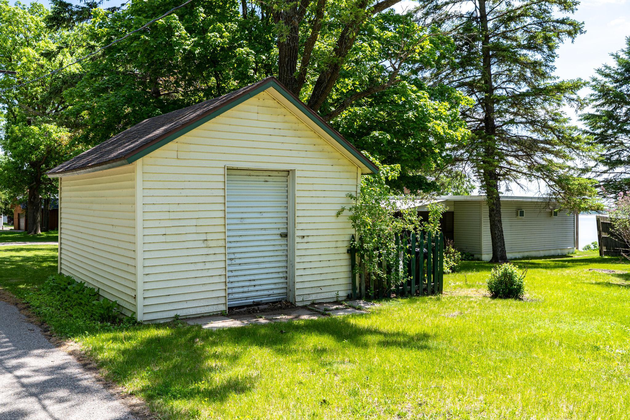 1900 single family home for sale at 15815 Sandy Beach Road SE in Mentor, MN — 1 bed, 2 bath (photo 35 of 49)
