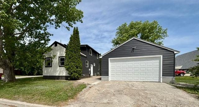 120 Spruce Avenue S, Thief River Falls MN 56701 - Photo 2 of 18