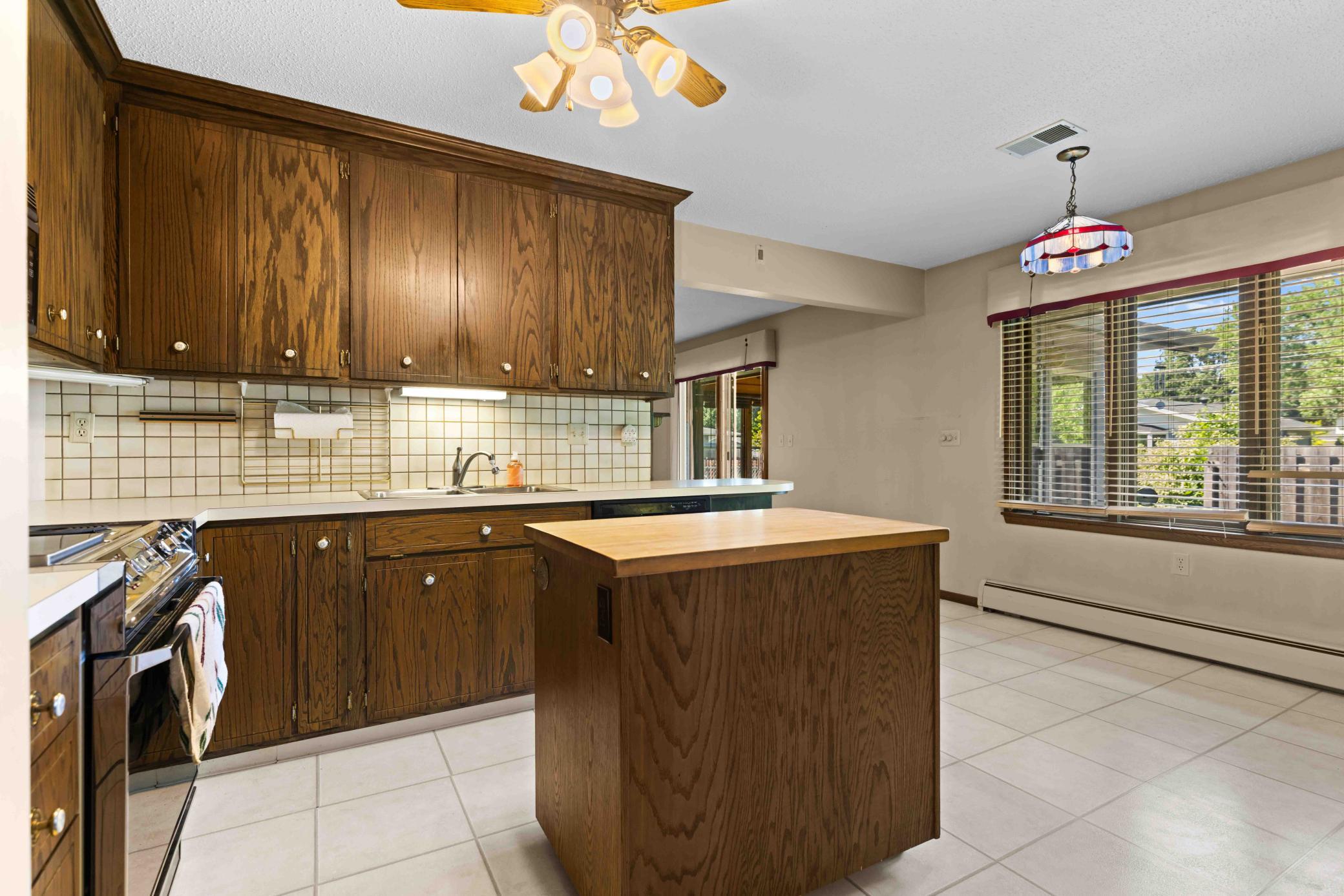 1970 single family home for sale at 501 23rd Avenue S in Fargo, ND — 5 bed, 3 bath (photo 24 of 49)