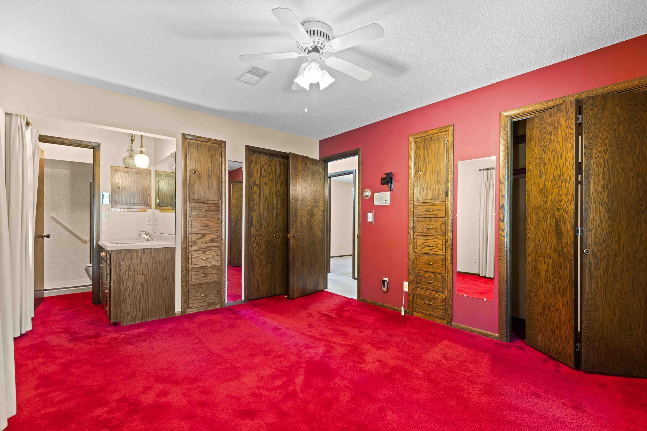1970 single family home for sale at 501 23rd Avenue S in Fargo, ND — 5 bed, 3 bath (photo 31 of 49)