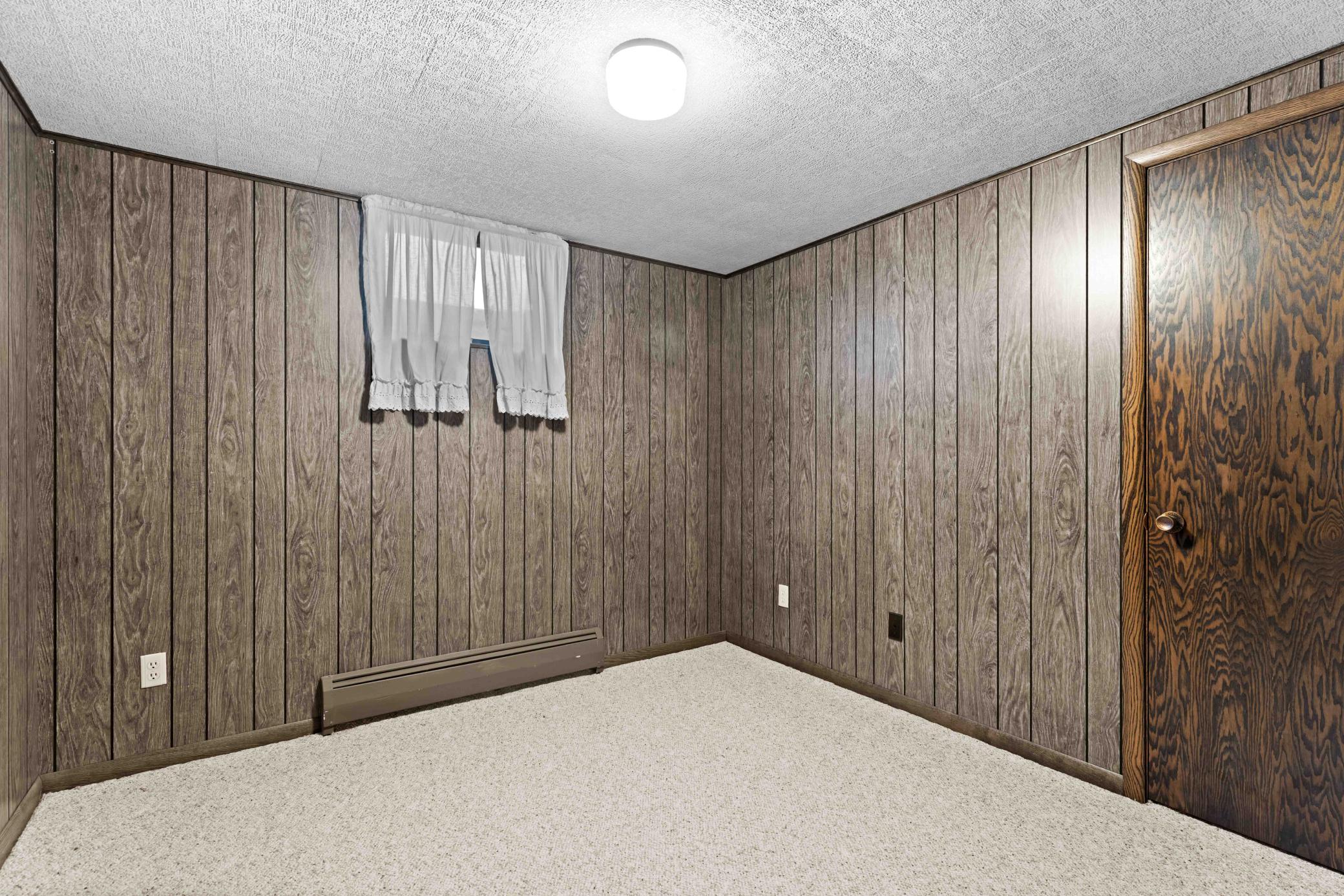 1970 single family home for sale at 501 23rd Avenue S in Fargo, ND — 5 bed, 3 bath (photo 42 of 49)