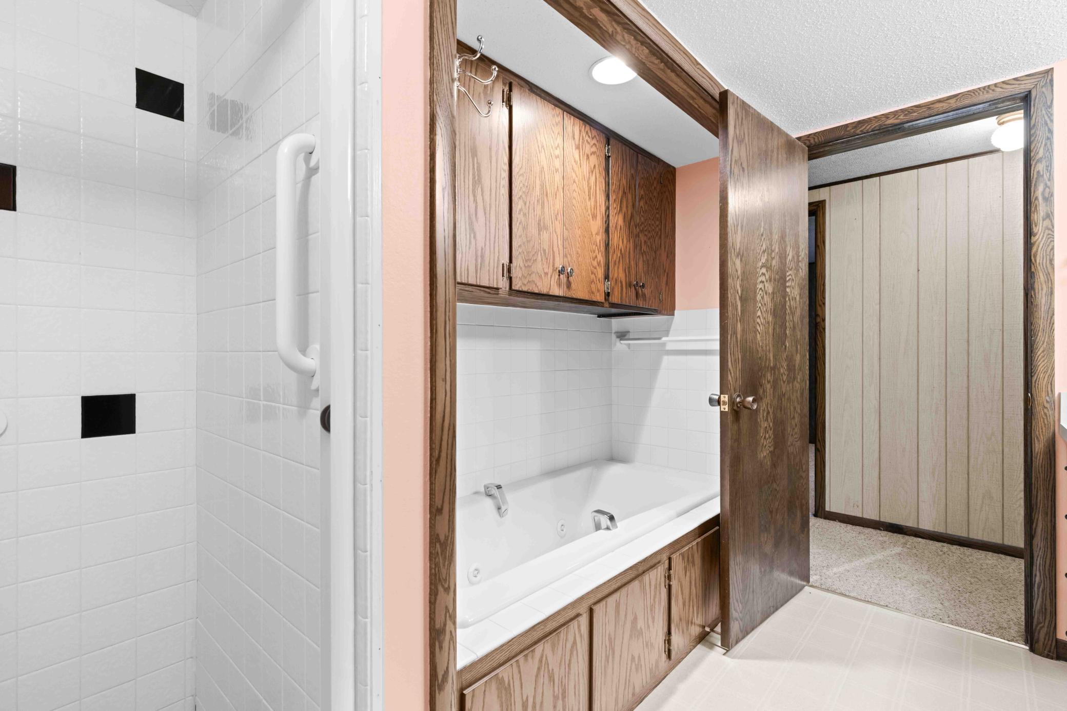 1970 single family home for sale at 501 23rd Avenue S in Fargo, ND — 5 bed, 3 bath (photo 44 of 49)