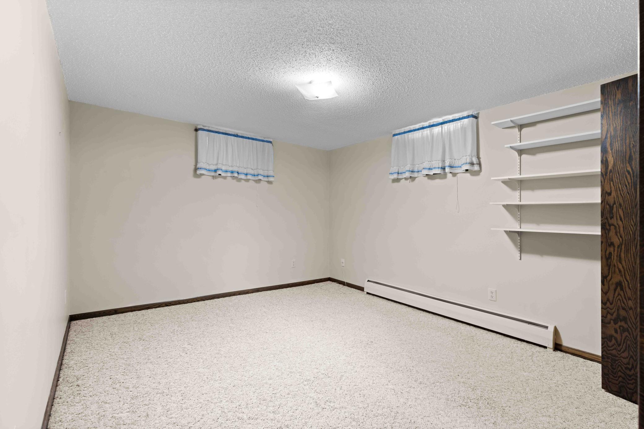 1970 single family home for sale at 501 23rd Avenue S in Fargo, ND — 5 bed, 3 bath (photo 45 of 49)