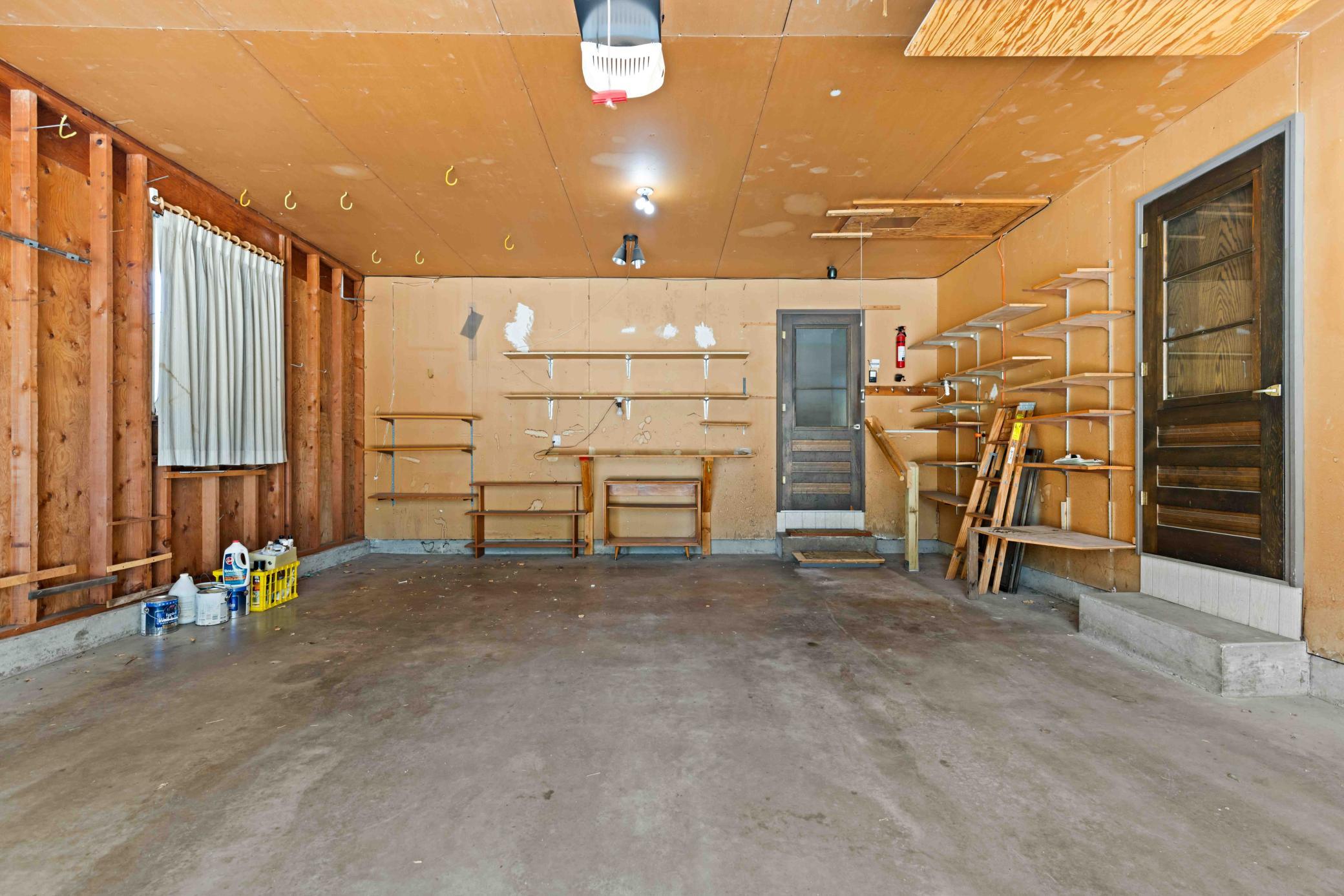 1970 single family home for sale at 501 23rd Avenue S in Fargo, ND — 5 bed, 3 bath (photo 49 of 49)