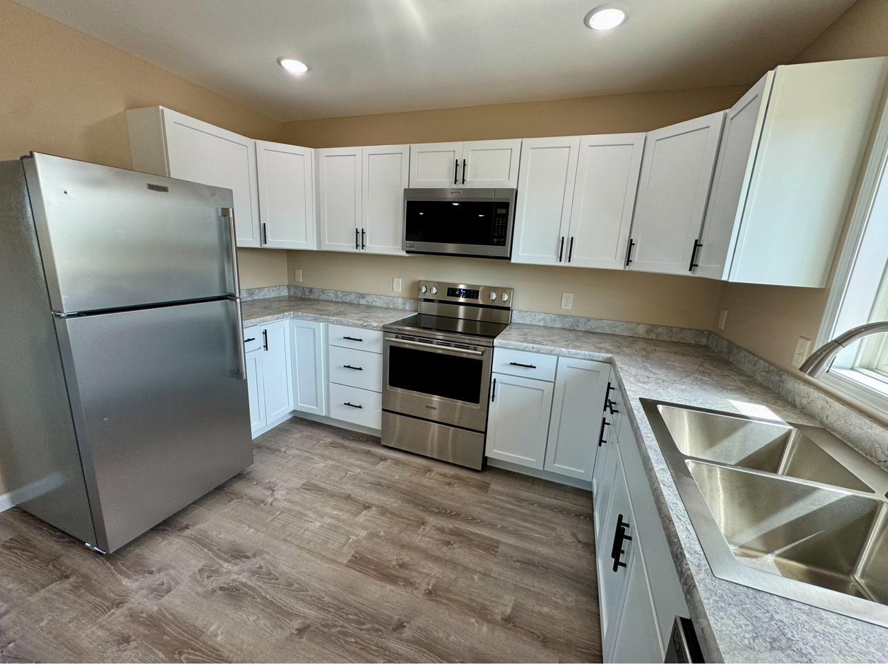2026 single family home for sale at 2710 Florence Lane NW in Bemidji, MN — 4 bed, 3 bath (photo 3 of 29)