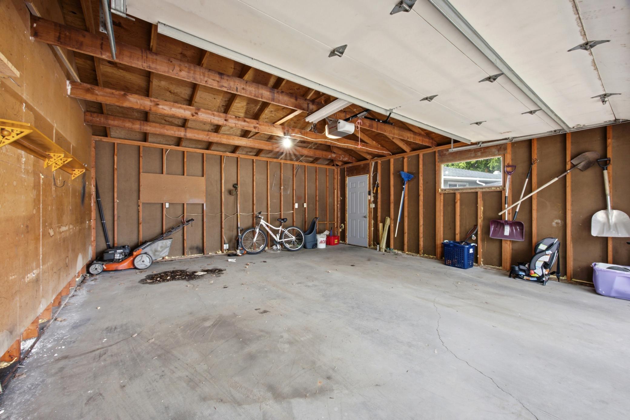 2328 Country Club Parkway, Moorhead MN 56560 - Photo 7 of 27