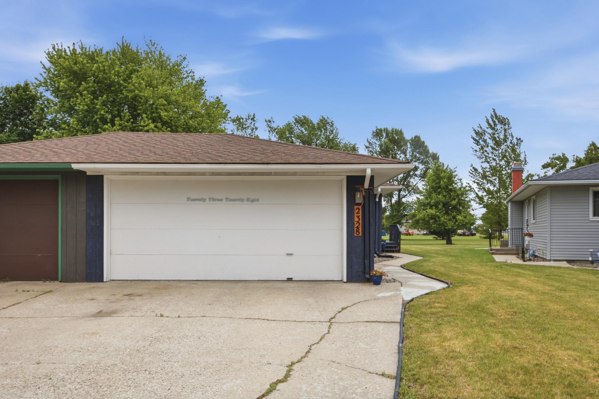 2328 Country Club Parkway, Moorhead MN 56560 - Photo 8 of 27