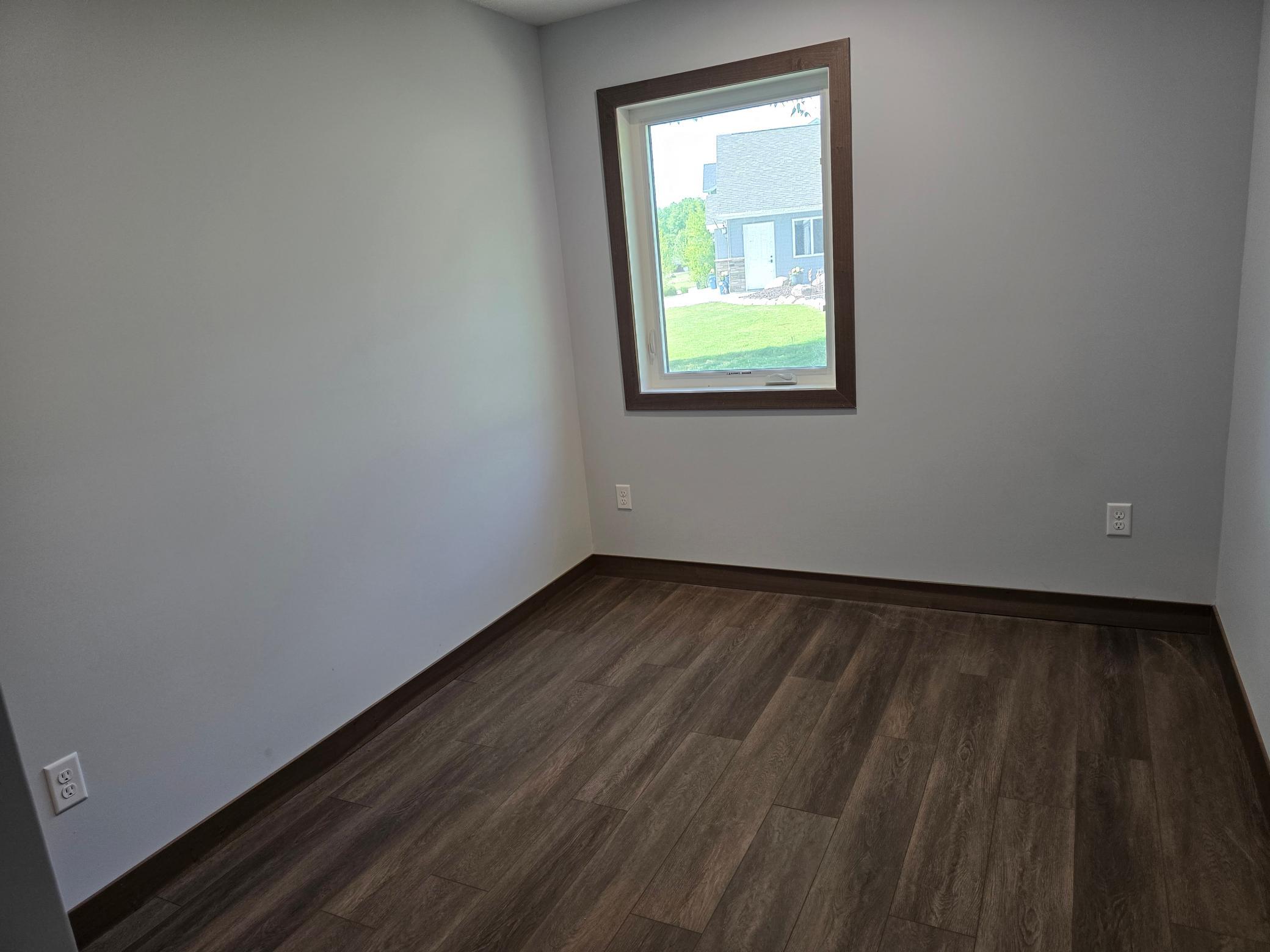 2025 townhouse for sale at 1475 Michigan Avenue in Detroit Lakes, MN — 3 bed, 2 bath (photo 12 of 15)