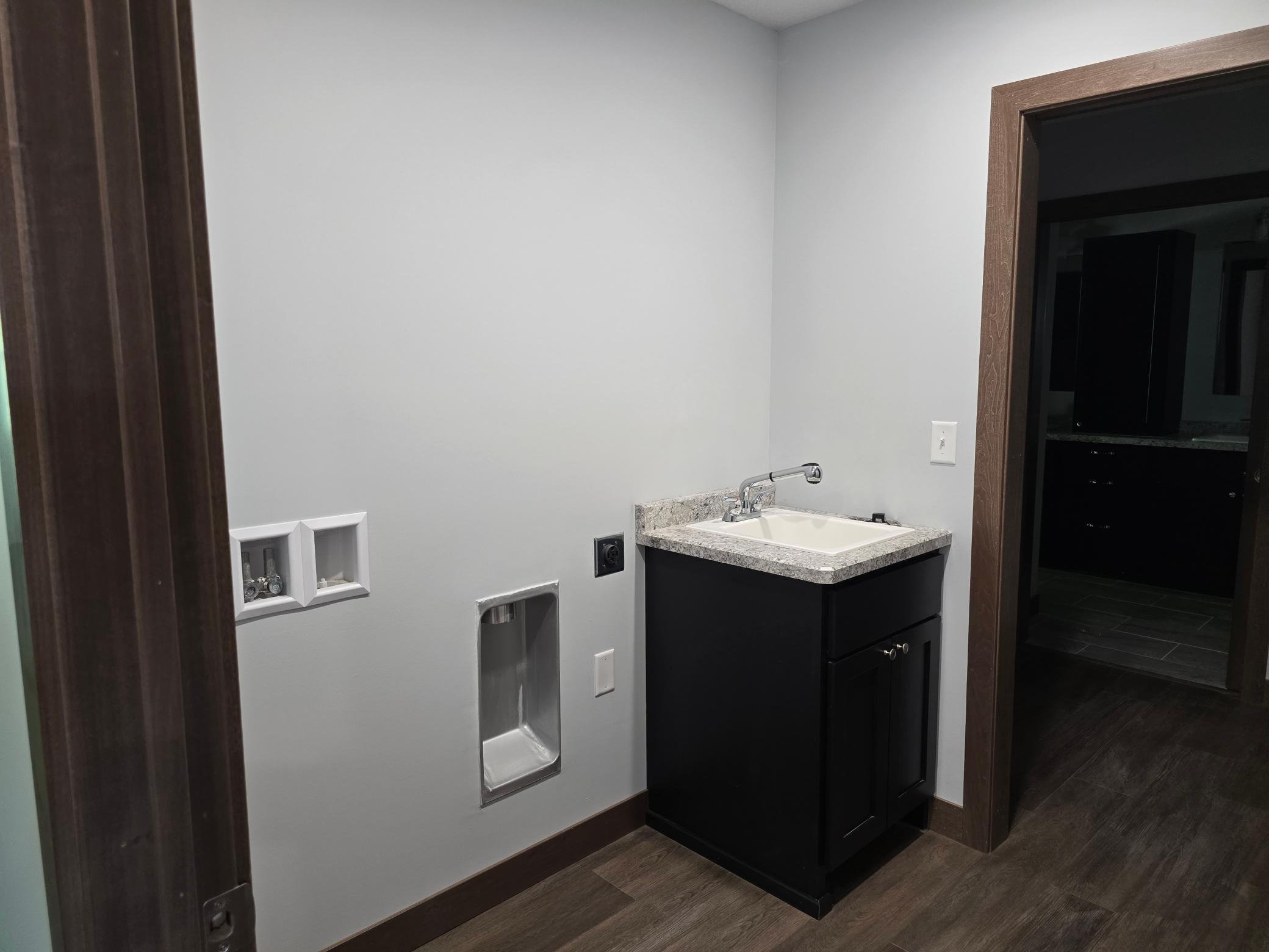 2025 townhouse for sale at 1475 Michigan Avenue in Detroit Lakes, MN — 3 bed, 2 bath (photo 8 of 15)